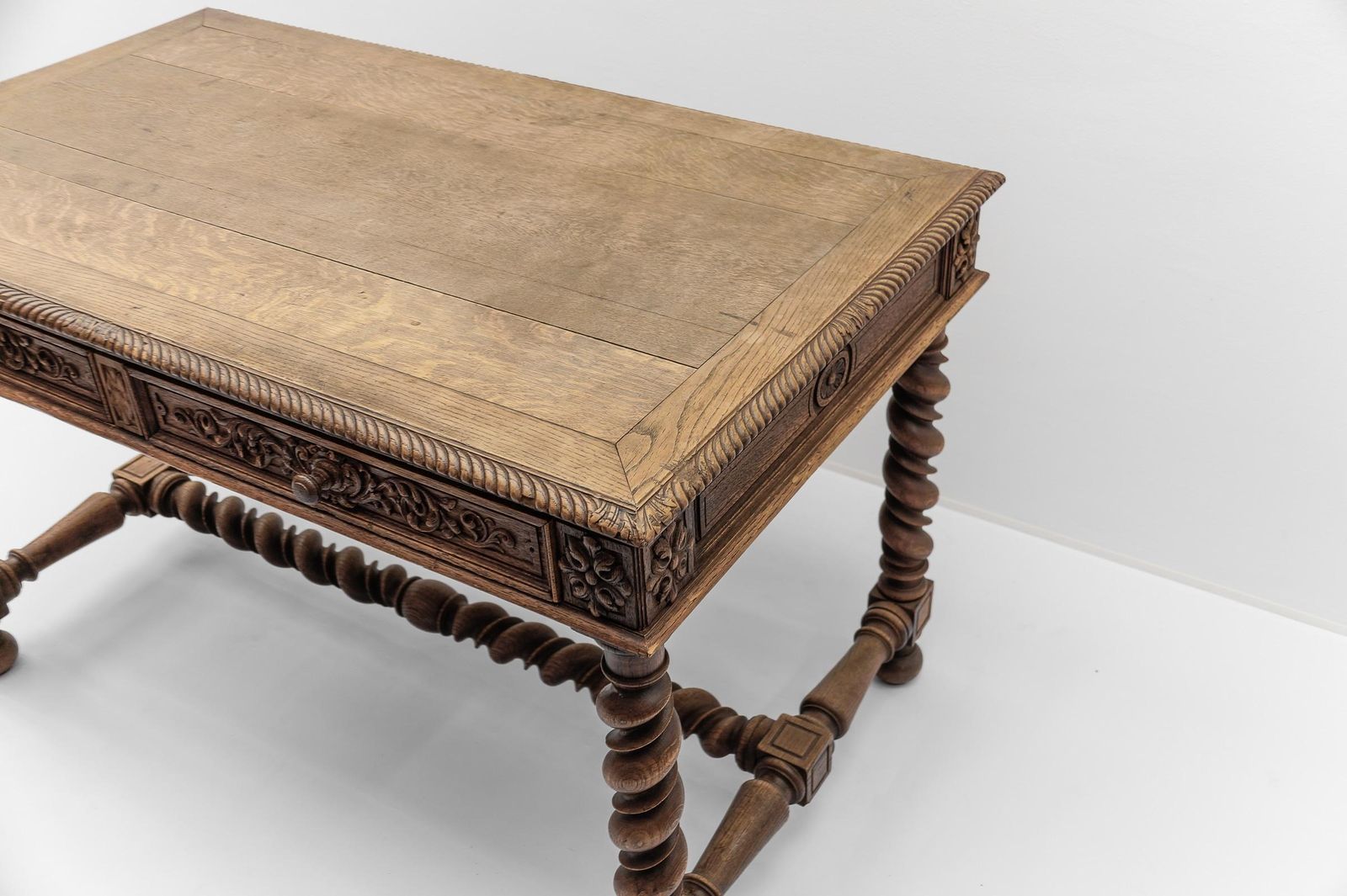 photo vintage Late 19th Century French Barley Twist Writing Desk