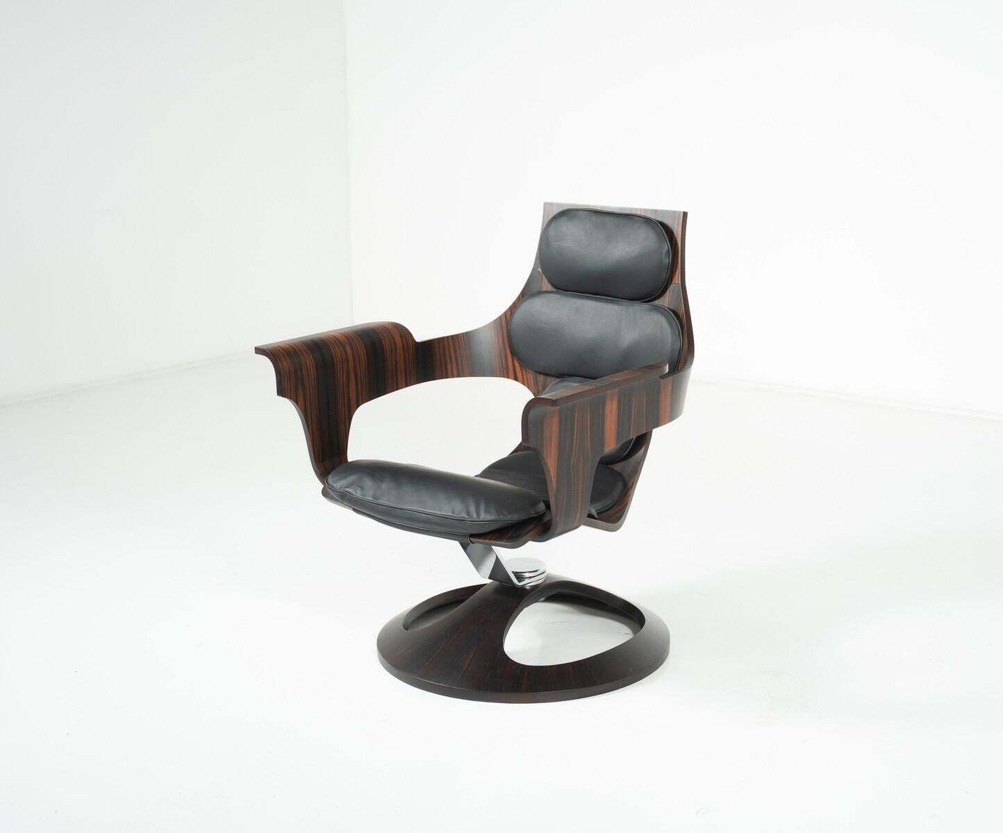 15214.0 Rare Bell Armchair By Joe Colombo For Benini, Italy photo