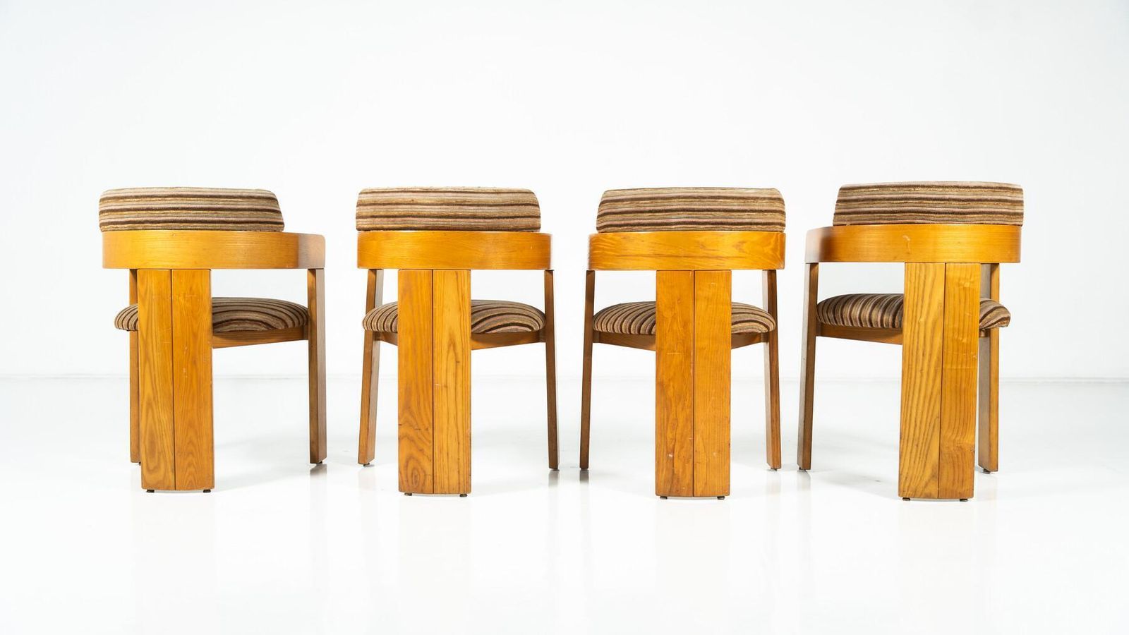 photo vinterior Set Of 4 Armchairs, Wood And Fabric, Italy, 1970s