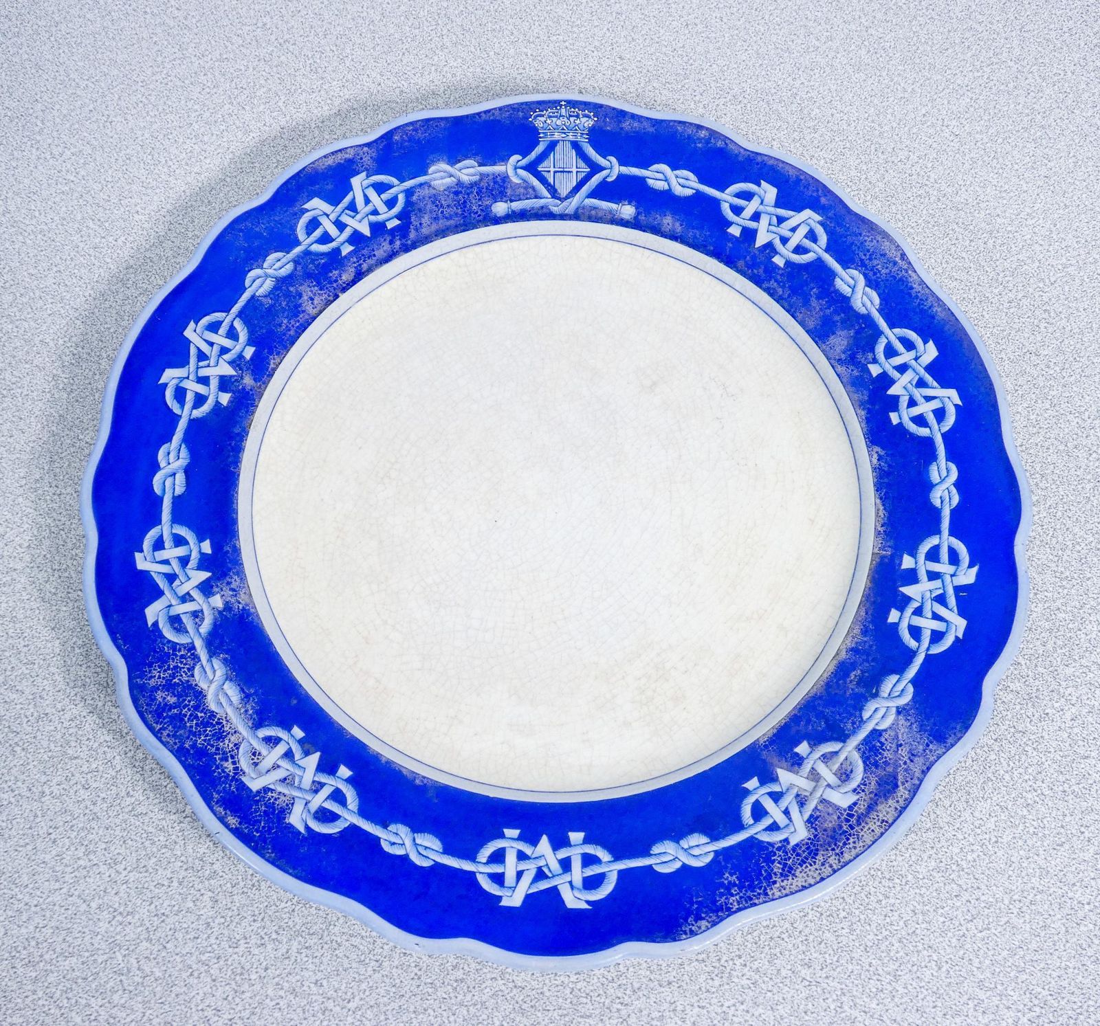 Set Of Eight Plates With Coats Of Arms Of Queen Margaret Of Savoy, S.C.I. Laveno photo vintage