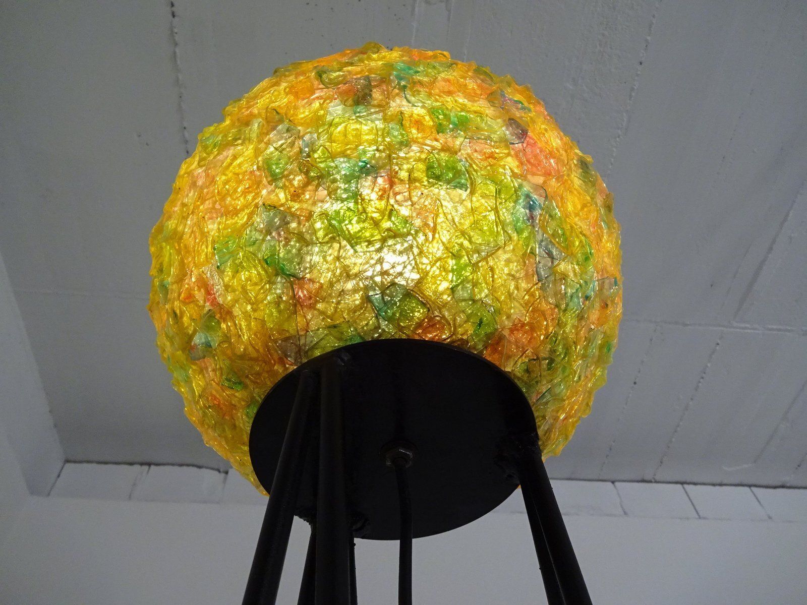 photo furniture Large Italian Fiberglass Floor Lamp, 1960s