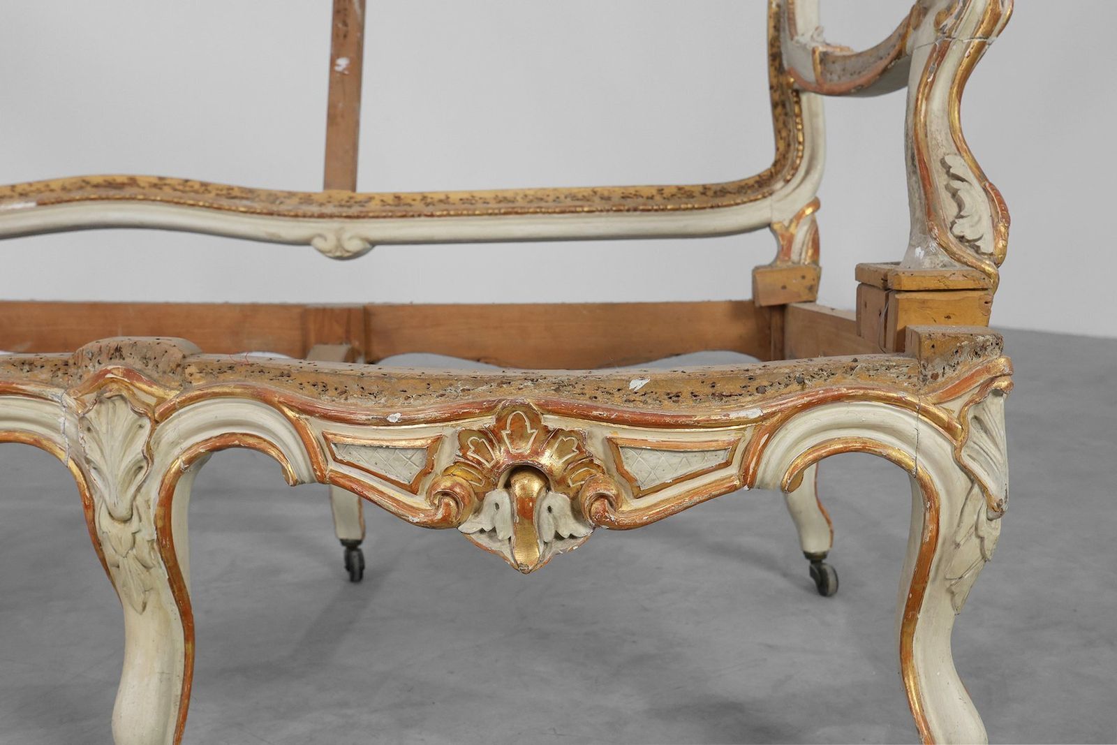 4186.0 Antique French Louis XV Sofa In Carved Wood, 1800s photo