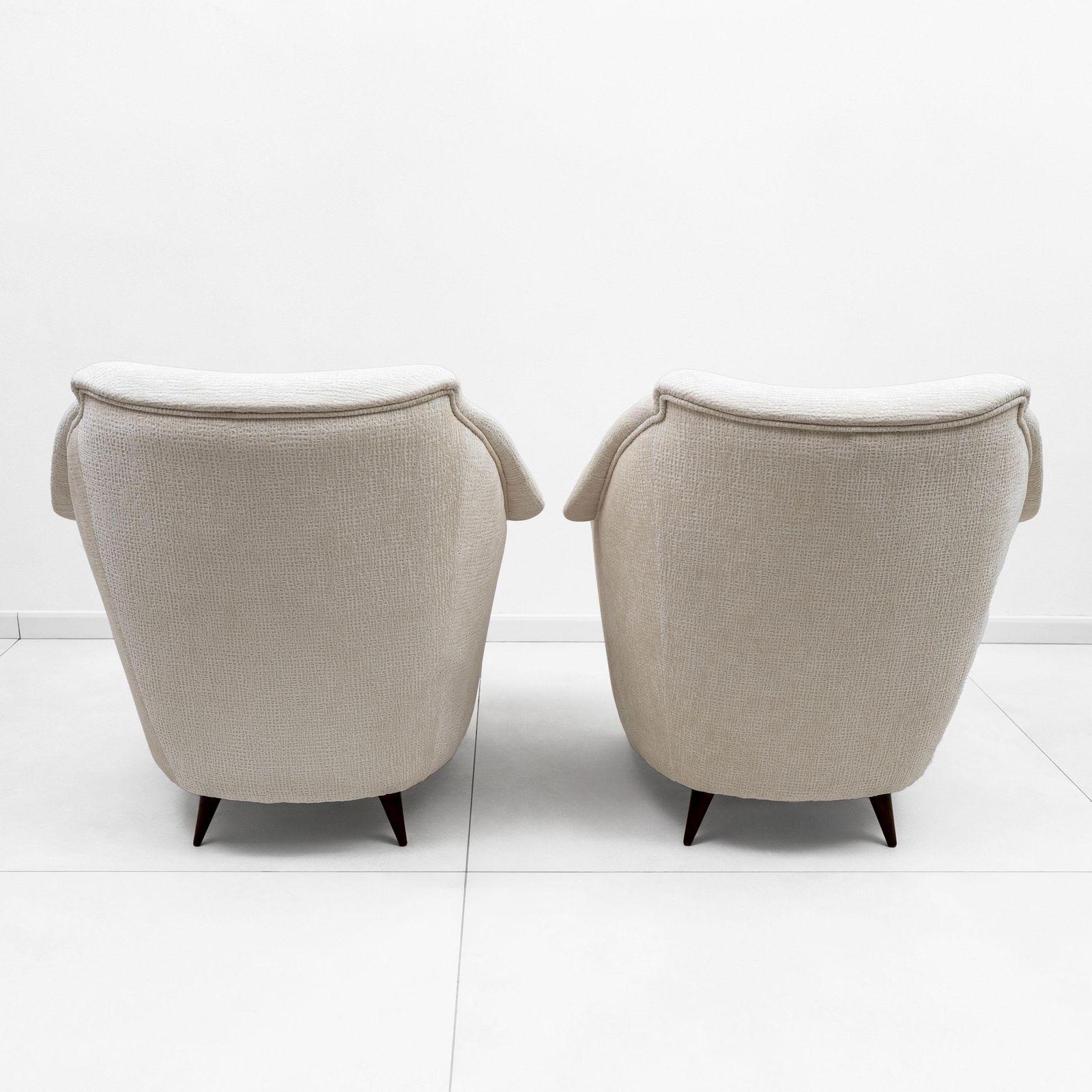 Pair Of Ico Parisi Midcentury Modern Italian Armchairs For Ariberto Colombo, 50s photo vinterior