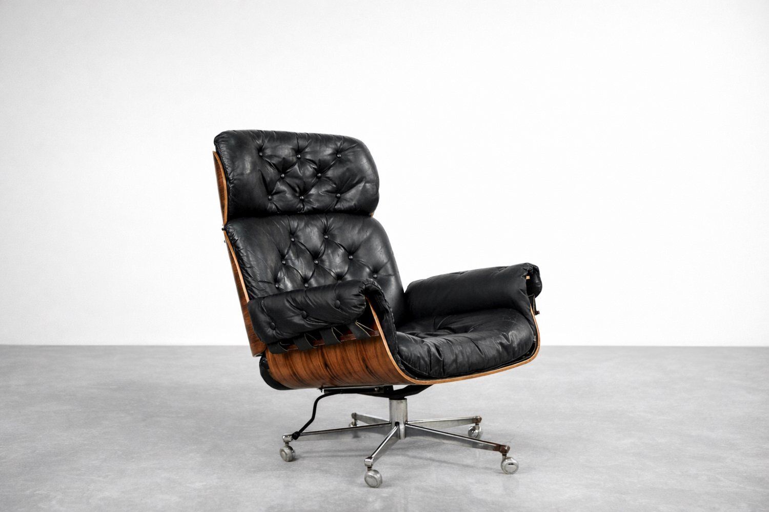 Mid Century Modern Swiss Leather And Bentwood Lounge Chair By Martin Stoll For Giroflex, 1960s