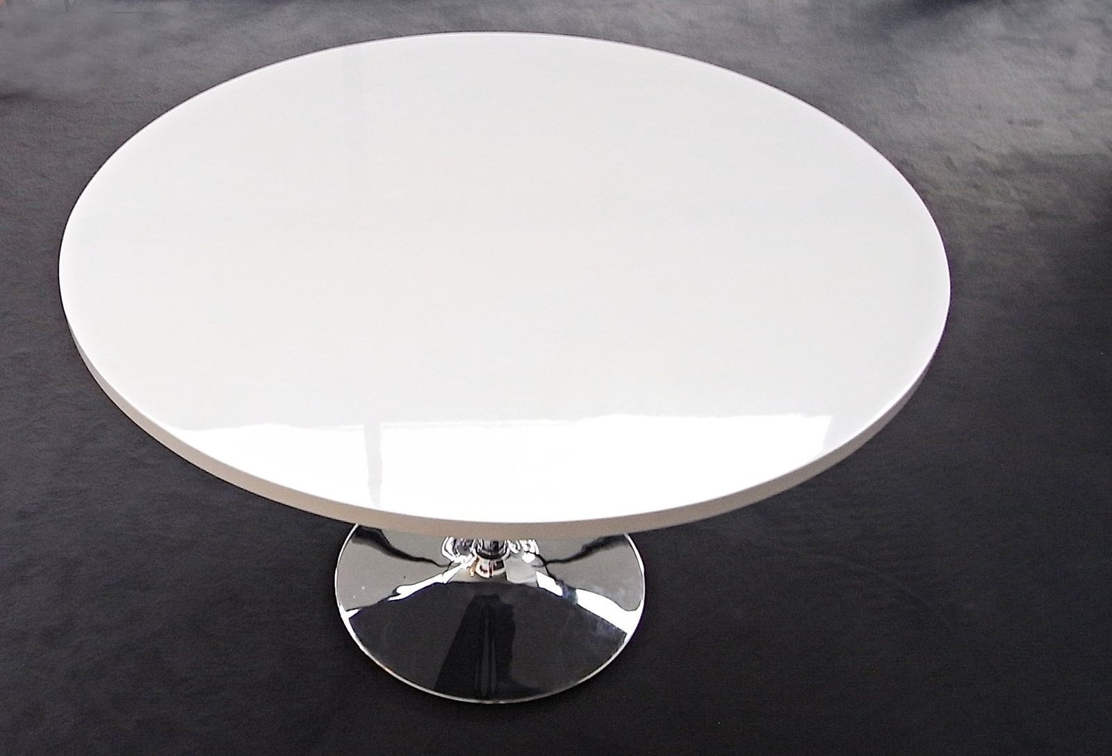 photo for sale Round Dining Table In White High Gloss Melamine On Chromed Tulip Pedestal, Germany, 2000s