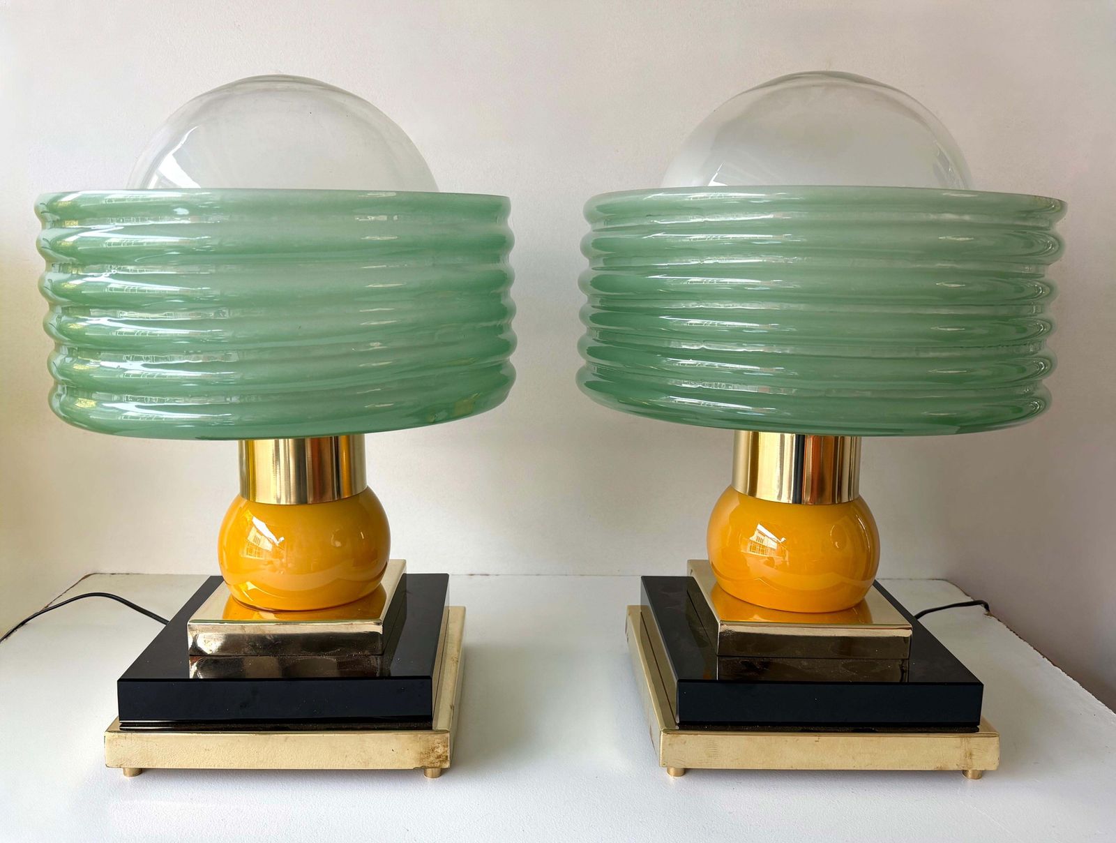 4621.0 Contemporary Pair Of Brass And Green Murano Glass Wave Shades Lamps, Italy photo