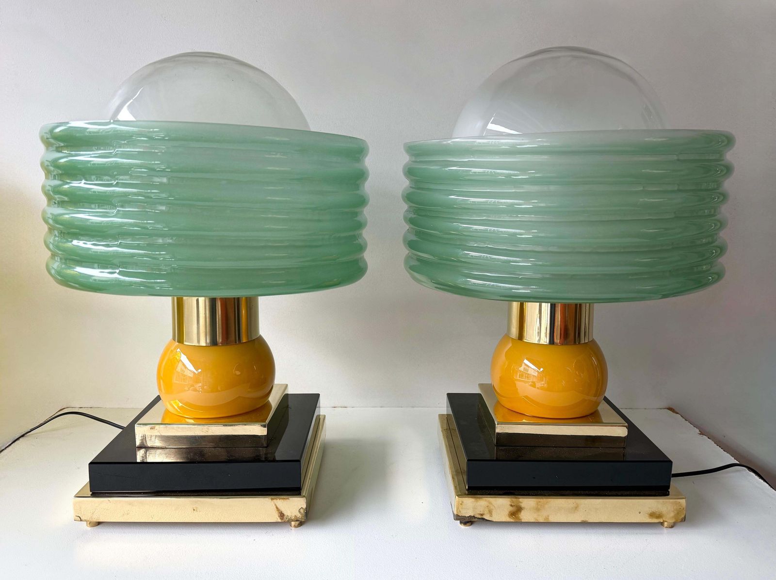 photo vinterior Contemporary Pair Of Brass And Green Murano Glass Wave Shades Lamps, Italy