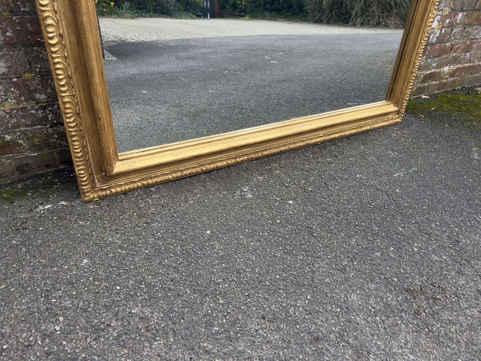 An Exceptional Large Antique English 19th C Shape Top Framed Gilt Mirror. photo vinterior