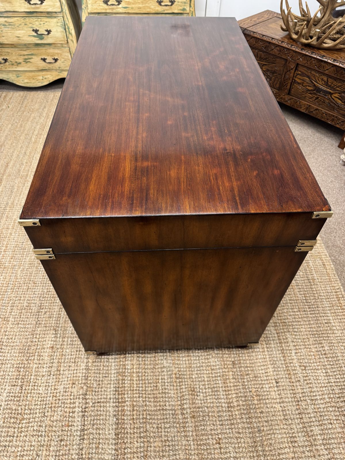photo vinterior Vintage Mahogany Campaign Desk