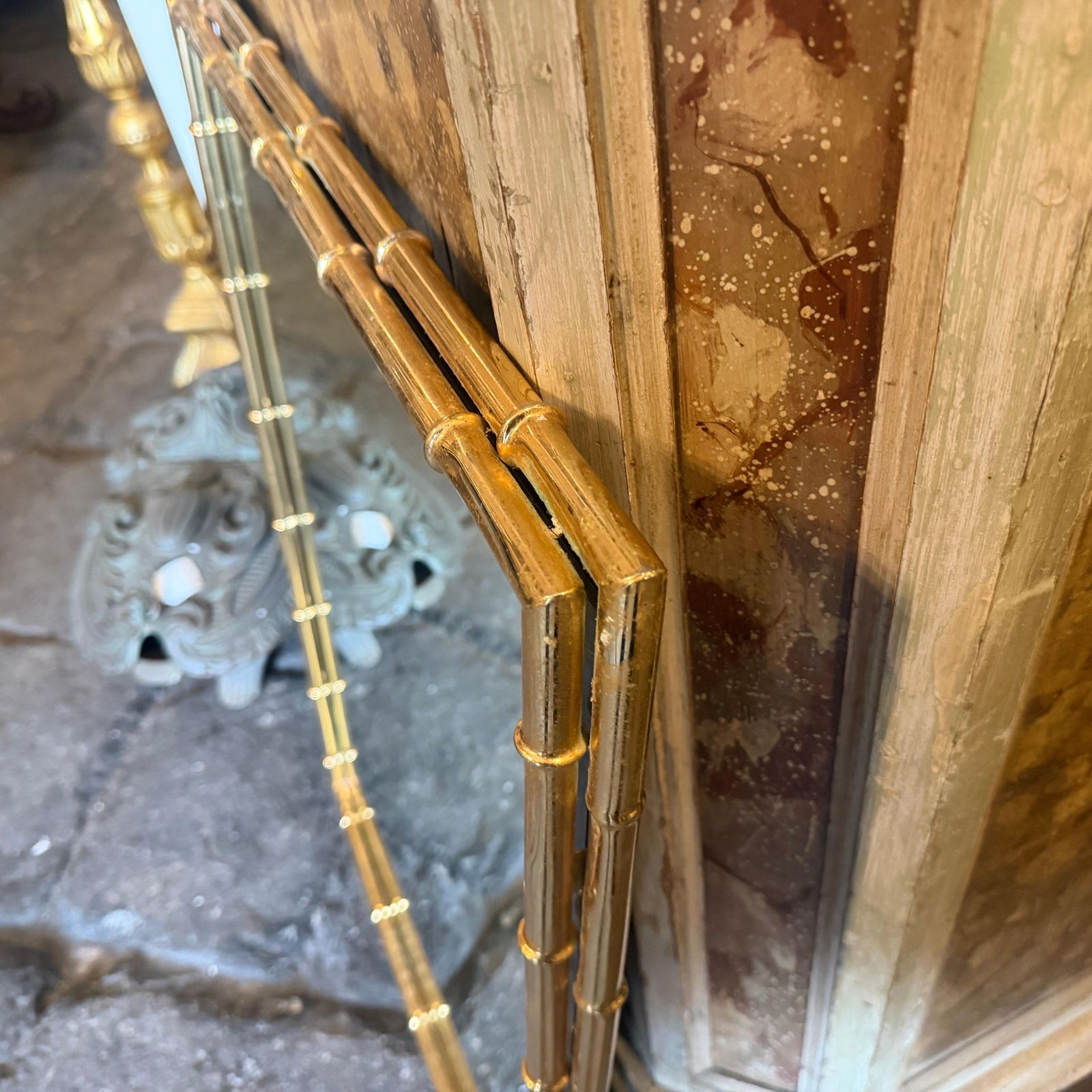 photo vinterior 1970s Hollywood Regency Bamboo Shaped Brass Italian Wall Mirror