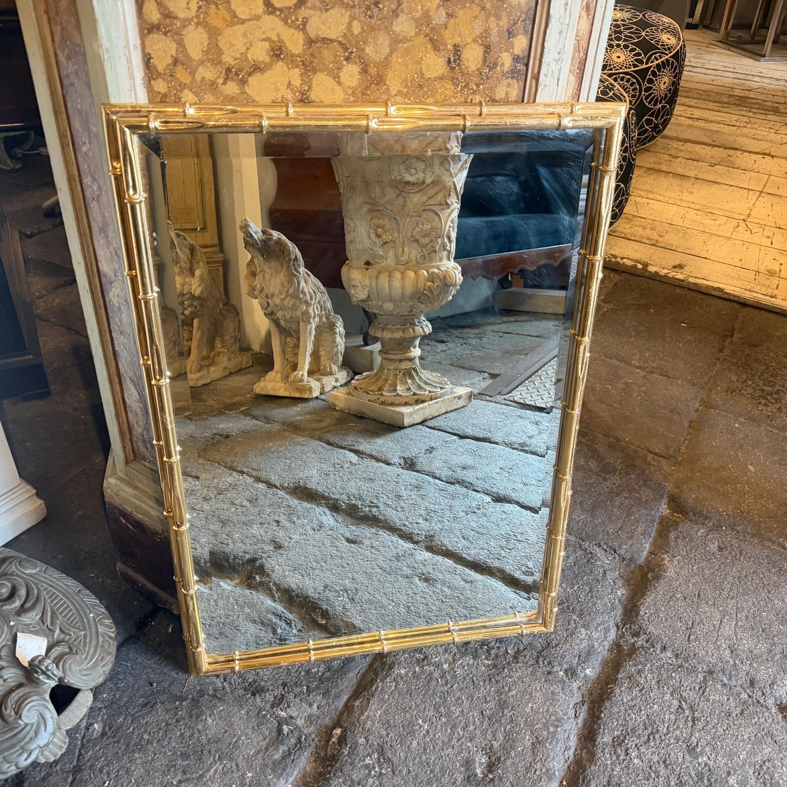 photo vintage 1970s Hollywood Regency Bamboo Shaped Brass Italian Wall Mirror
