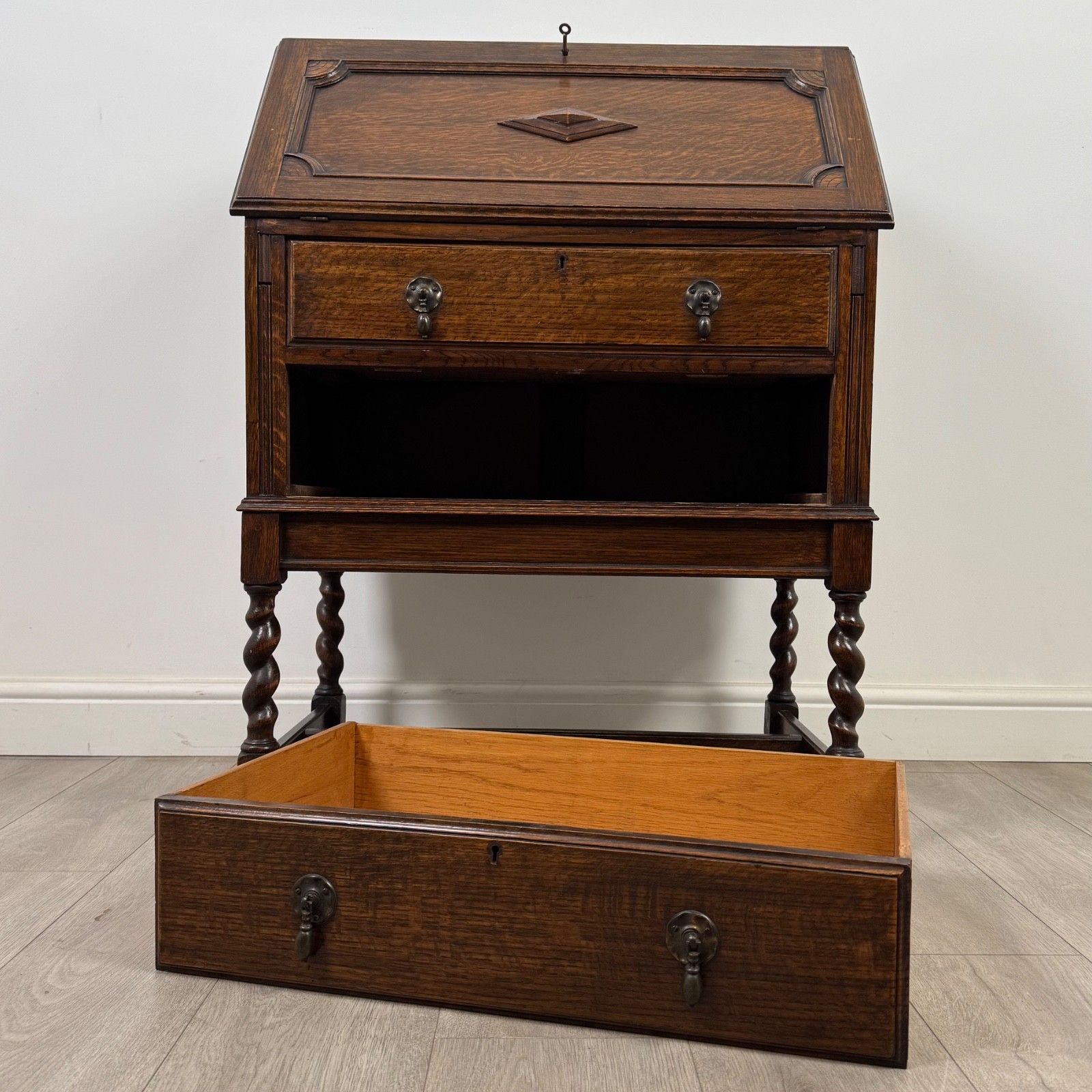 495.0 Antique 20th Century Fine Jacobean Style Bureau In Oak ( Af 5261 ) photo