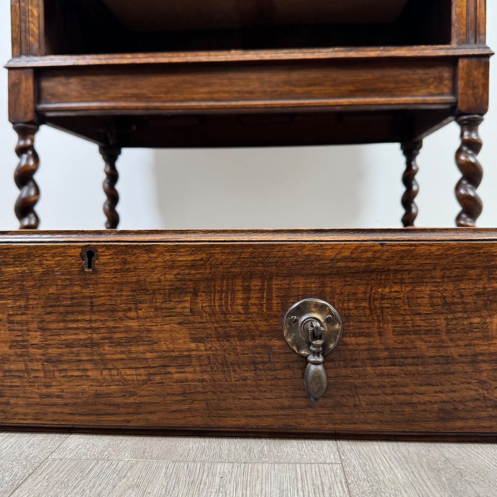 photo vinterior Antique 20th Century Fine Jacobean Style Bureau In Oak ( Af 5261 )