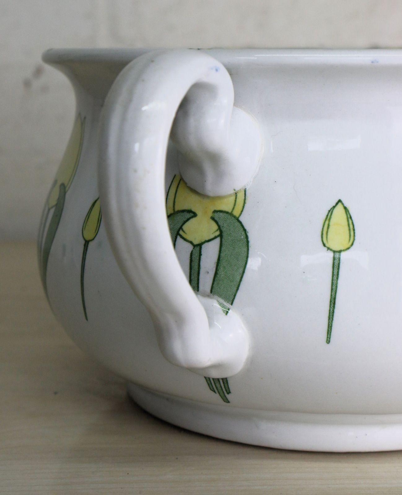 An Art Nouveau Decorative Ceramic Chamber Pot With Stylised Yellow Tulips photo 79.0