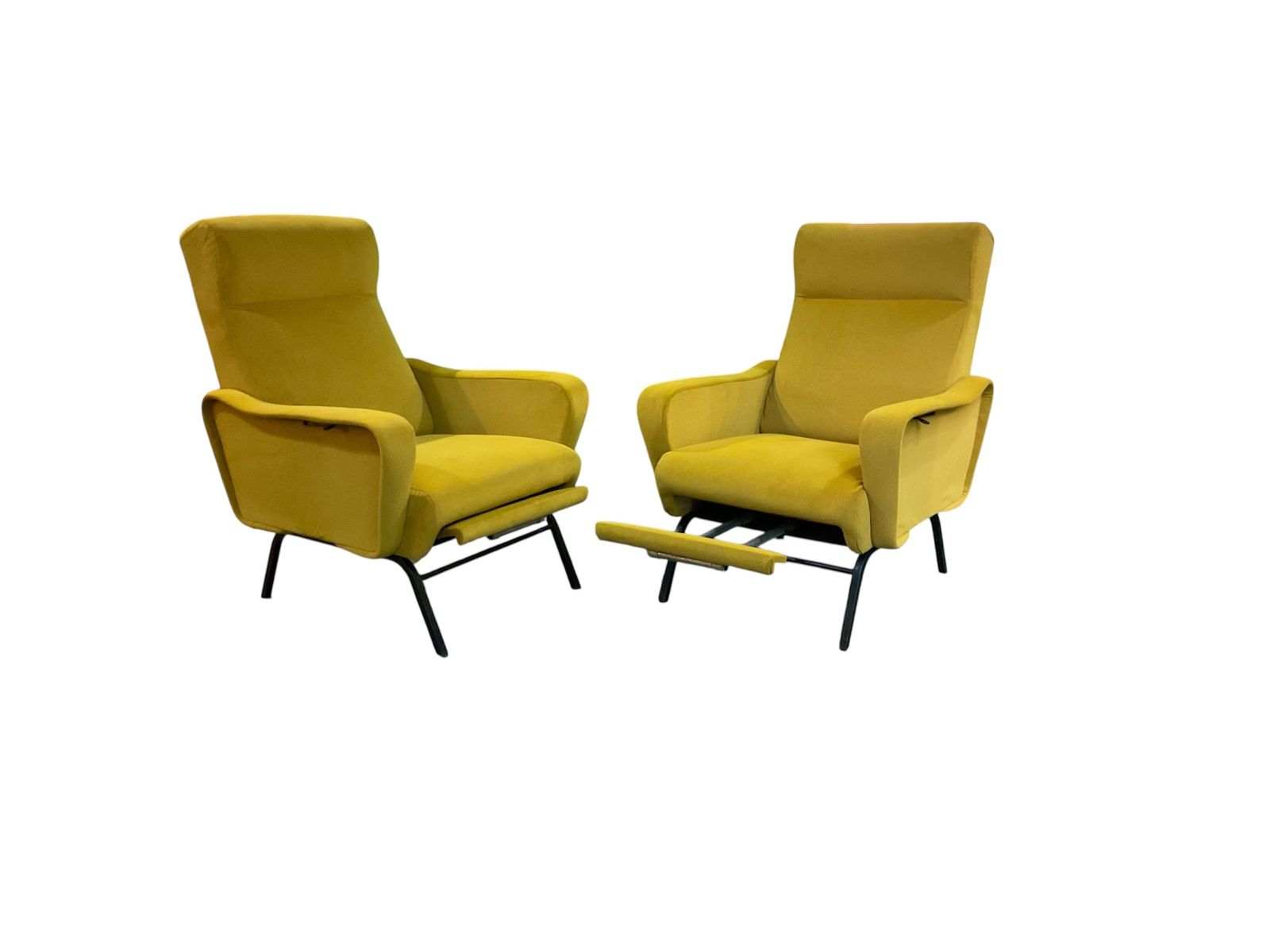 Pair Of 1950’s Italian Reclinable Armchairs By Brevetti Casati  Lissone With Foot Rest photo for sale