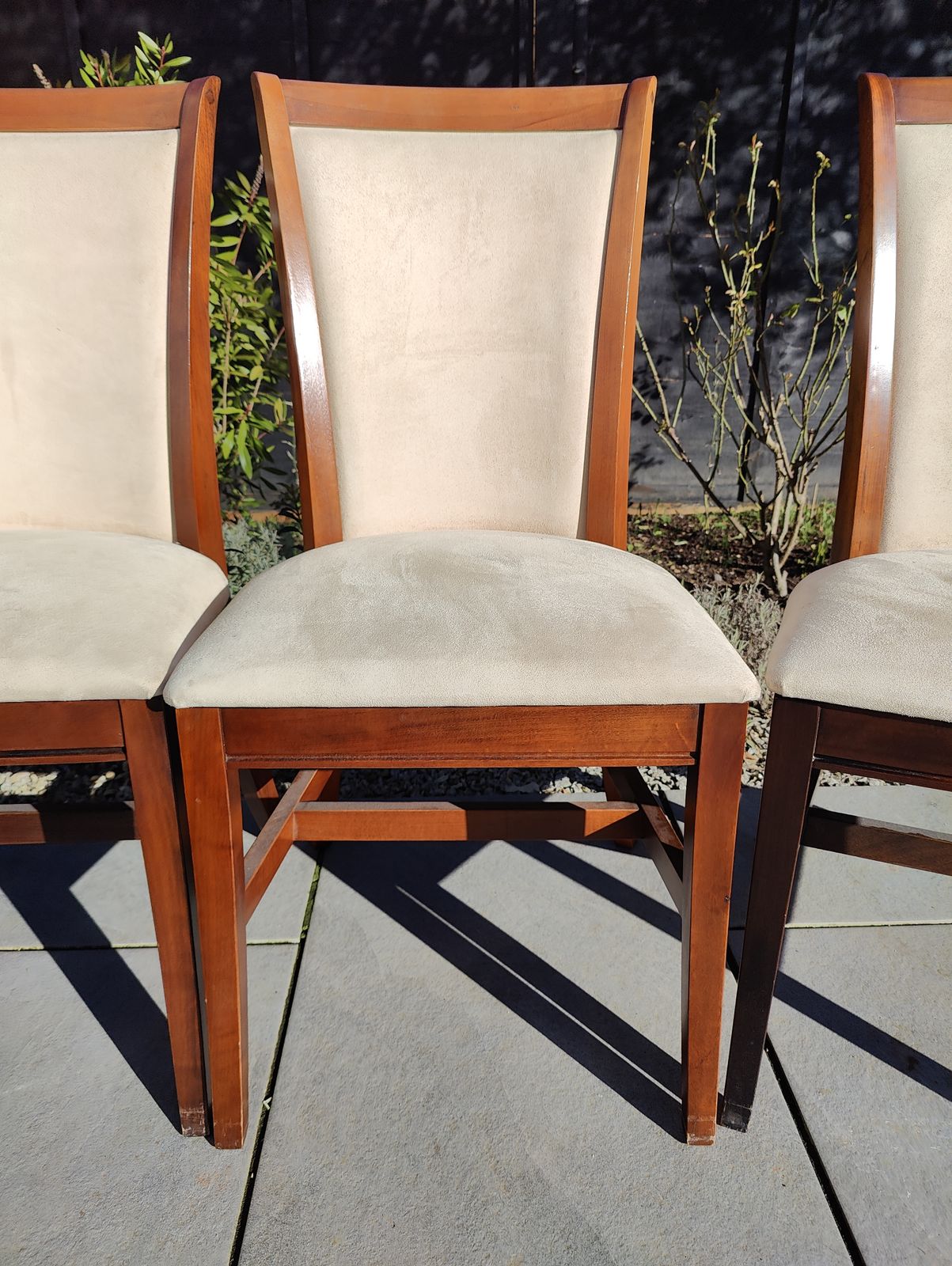 Willis Gambier Dining Table & Chairs photo vintage
