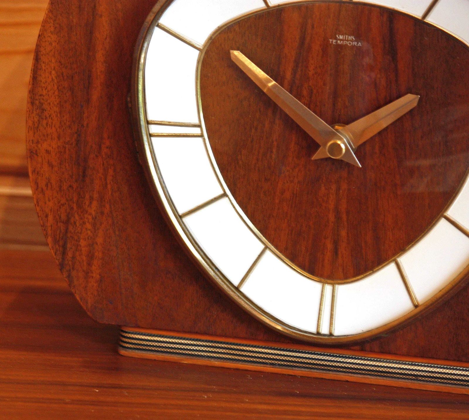 Vintage Smiths Mantel Clock   24cm Tempora Wooden Retro Bauhaus Mid Century Desk Clock Off The Wall Clocks photo Home Decor