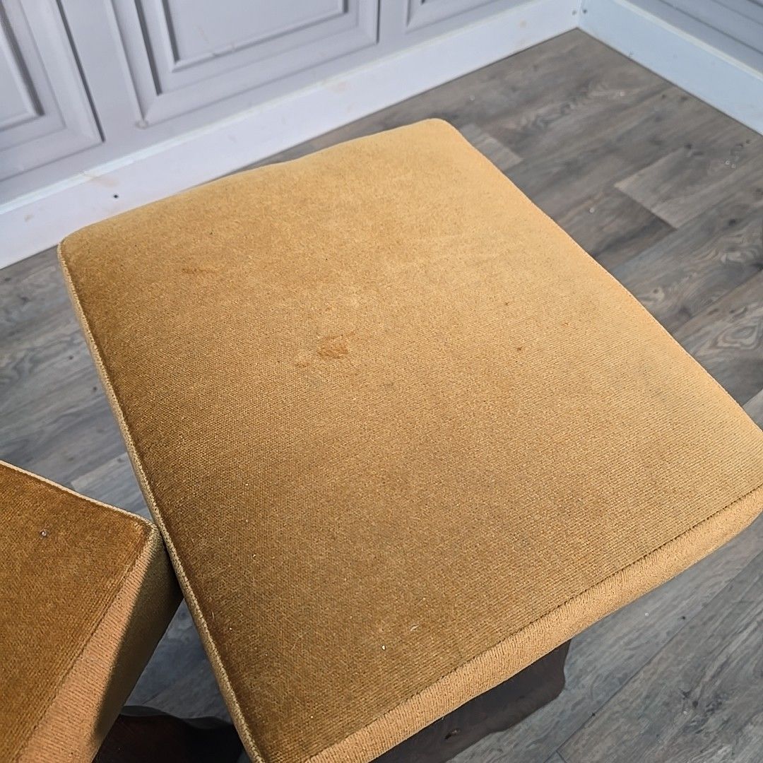 photo vintage Pair Vintage Oak Stools Upholstered Wooden Seats Rustic Pub Home Bar Mancave