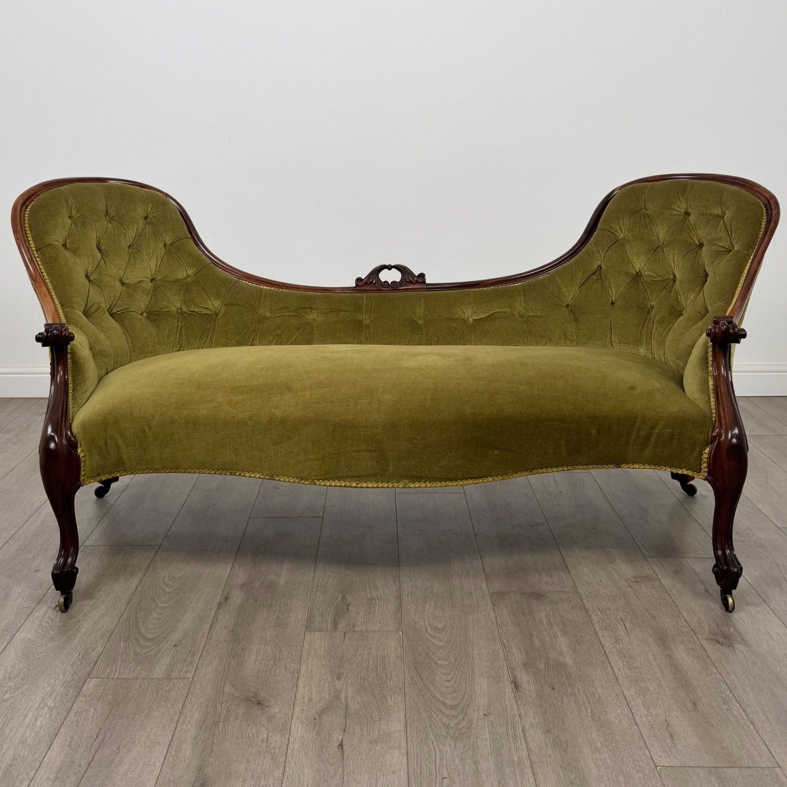 Antique 19th Century Victorian Spoon Back Settee In Mahogany ( Af 5246 )
