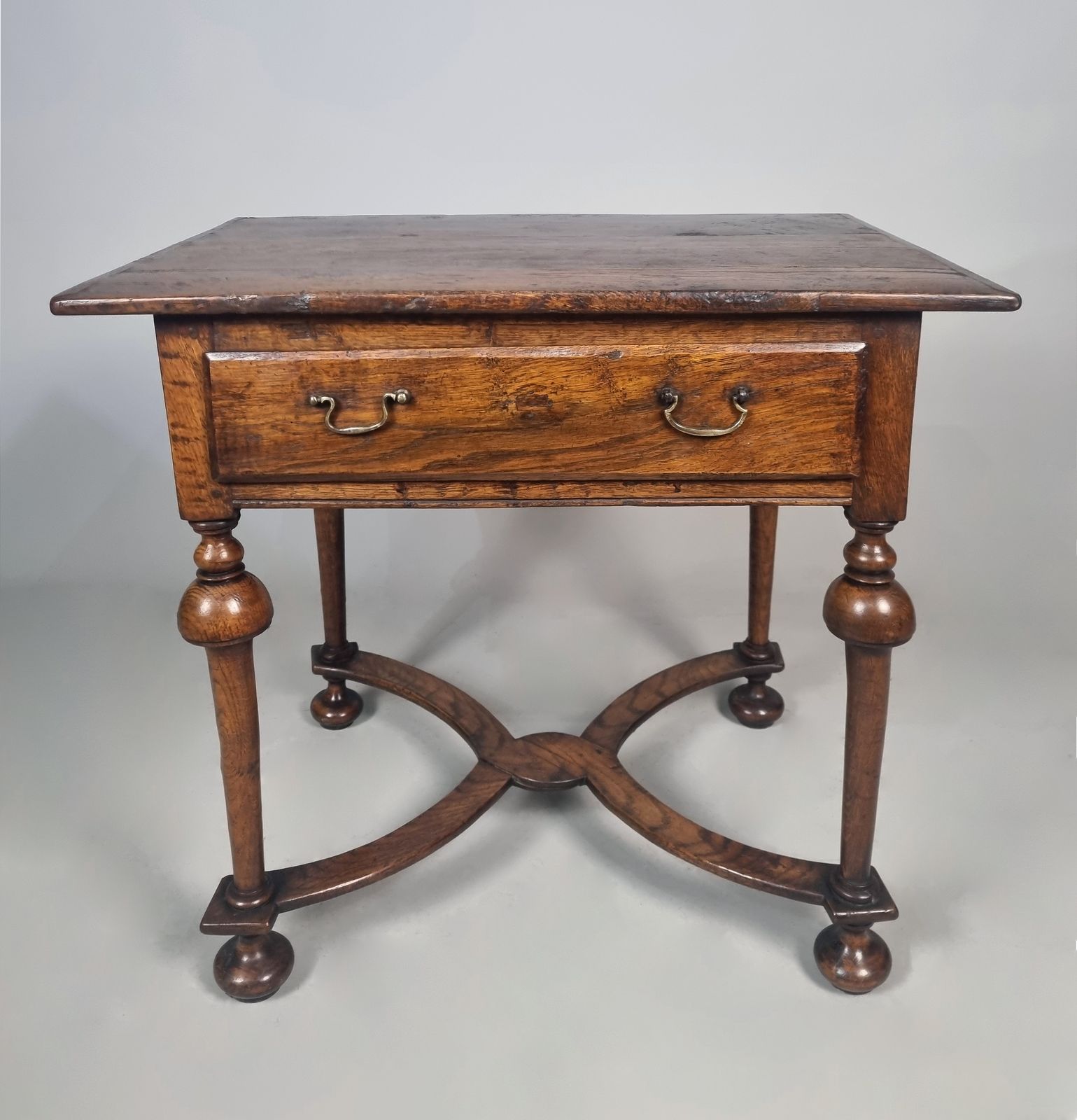 Beautiful Queen Anne Period Elm And Oak Lowboy C.1710