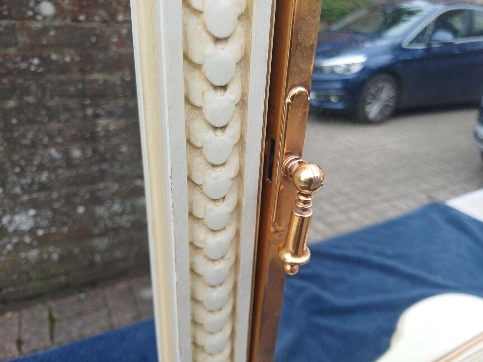 High Quality 80s Antique Ritz Hotel Dressing Table Mirror Triple Vanity Folding Doors Gold Cream Painted Brass Frame photo 595.0