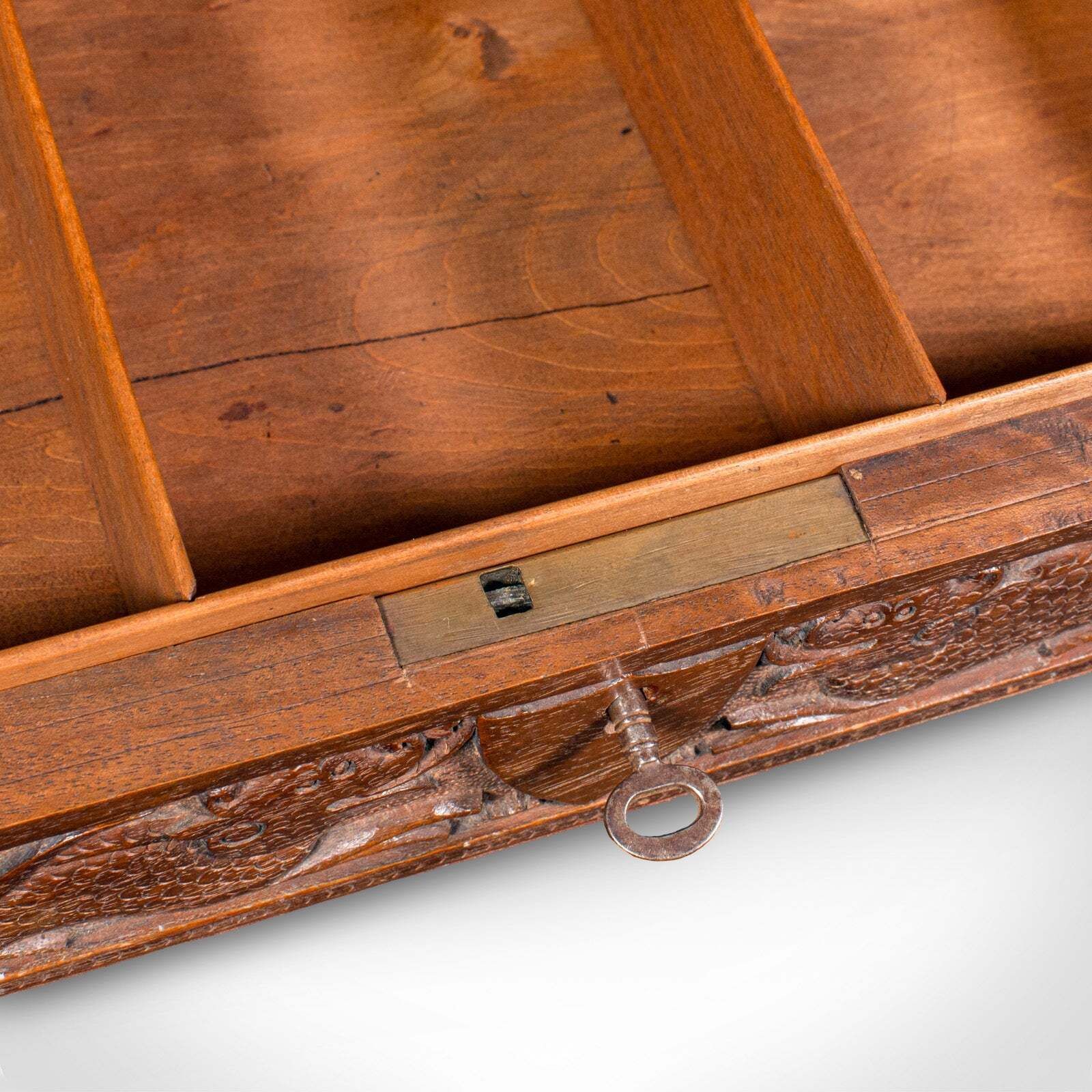 811.0 Vintage Carved Cigar Box, Oriental, Teak, Keepsake, Jewellery Case, Art Deco photo
