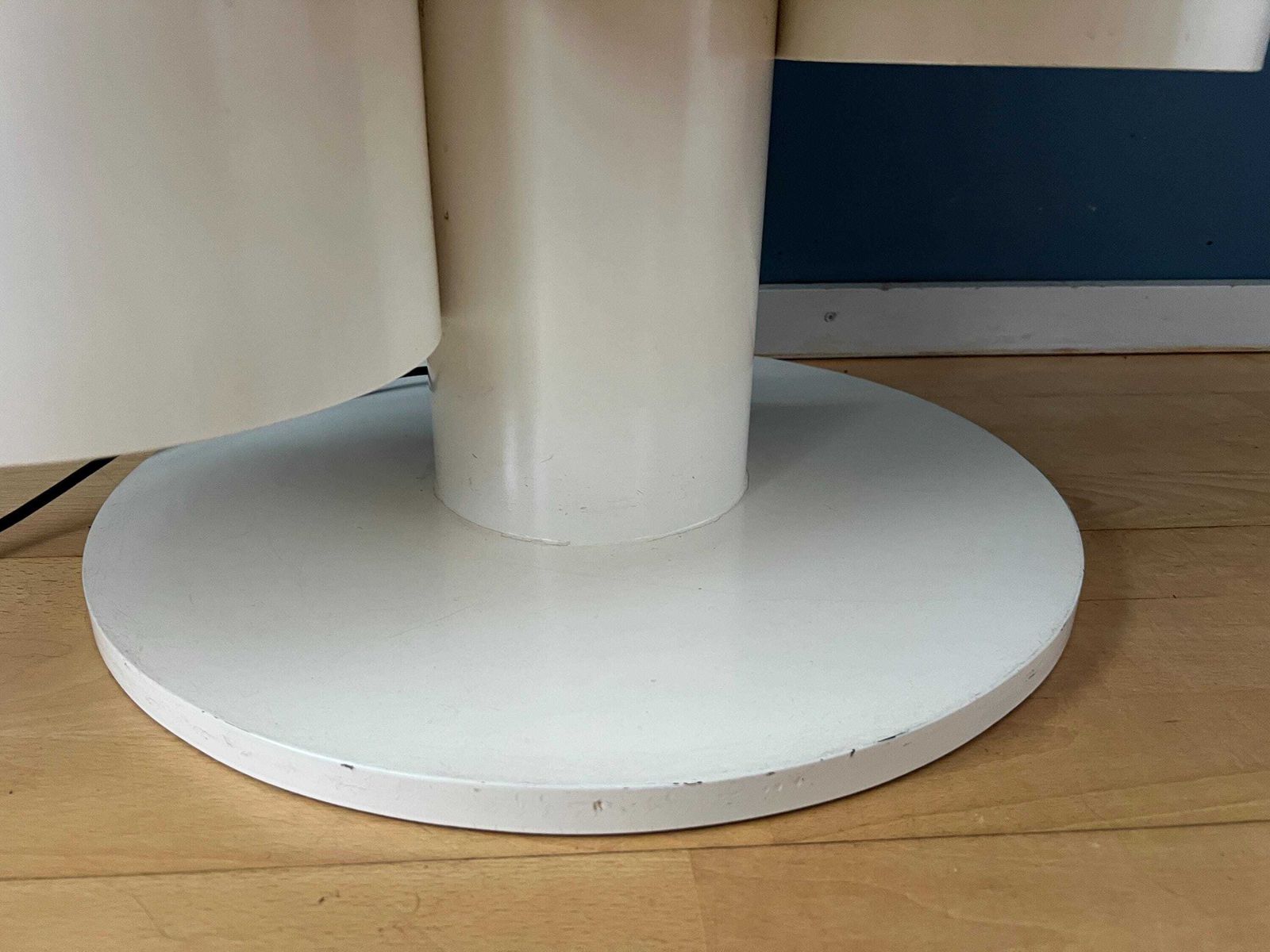 photo buy White 'Close Encounter' Floor Lamp And Plant Stand By Kerst Koopman