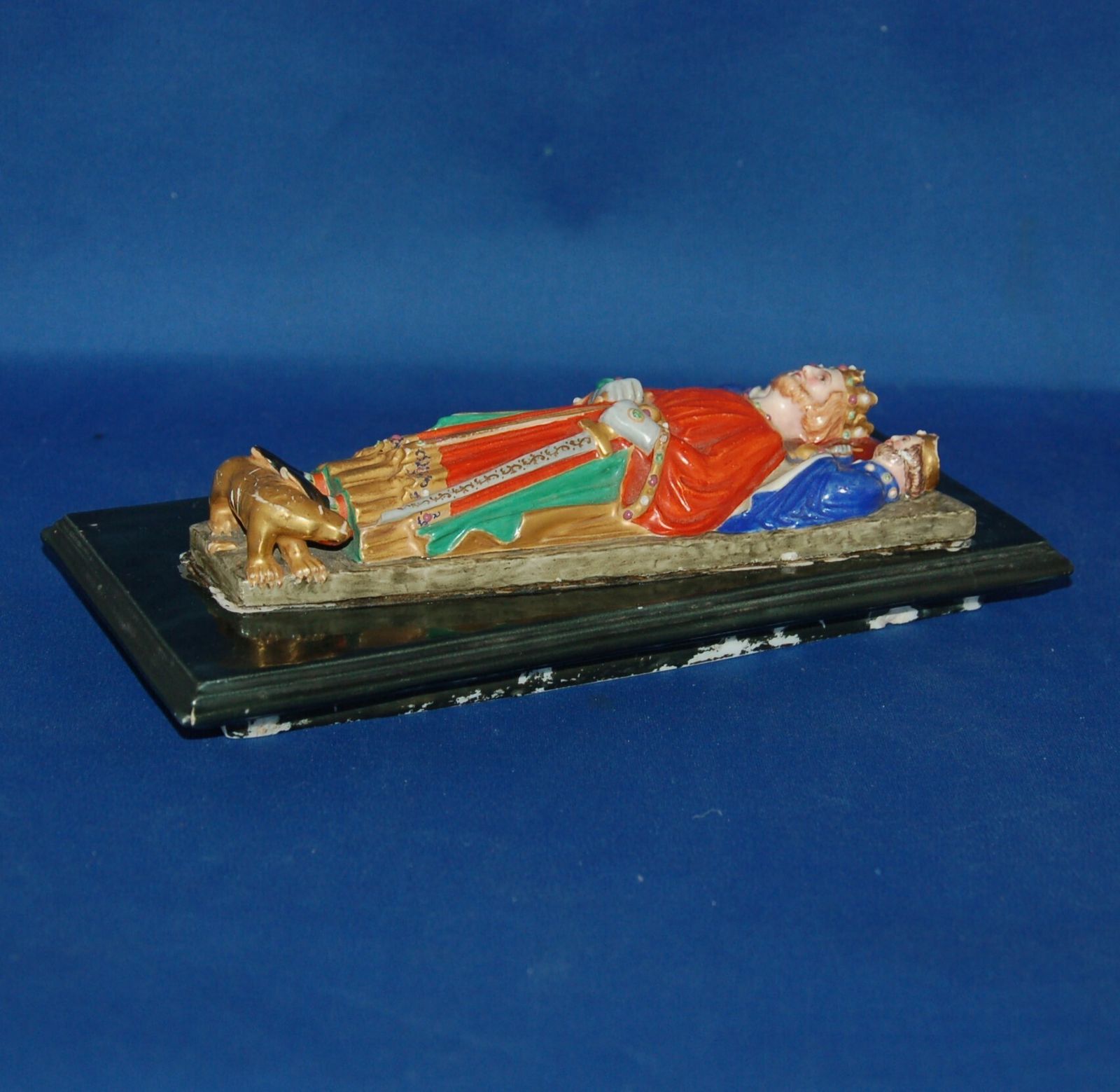 An Antique Chamberlain And Co Porcelain King John Tomb Effigy Inkwell Lid
