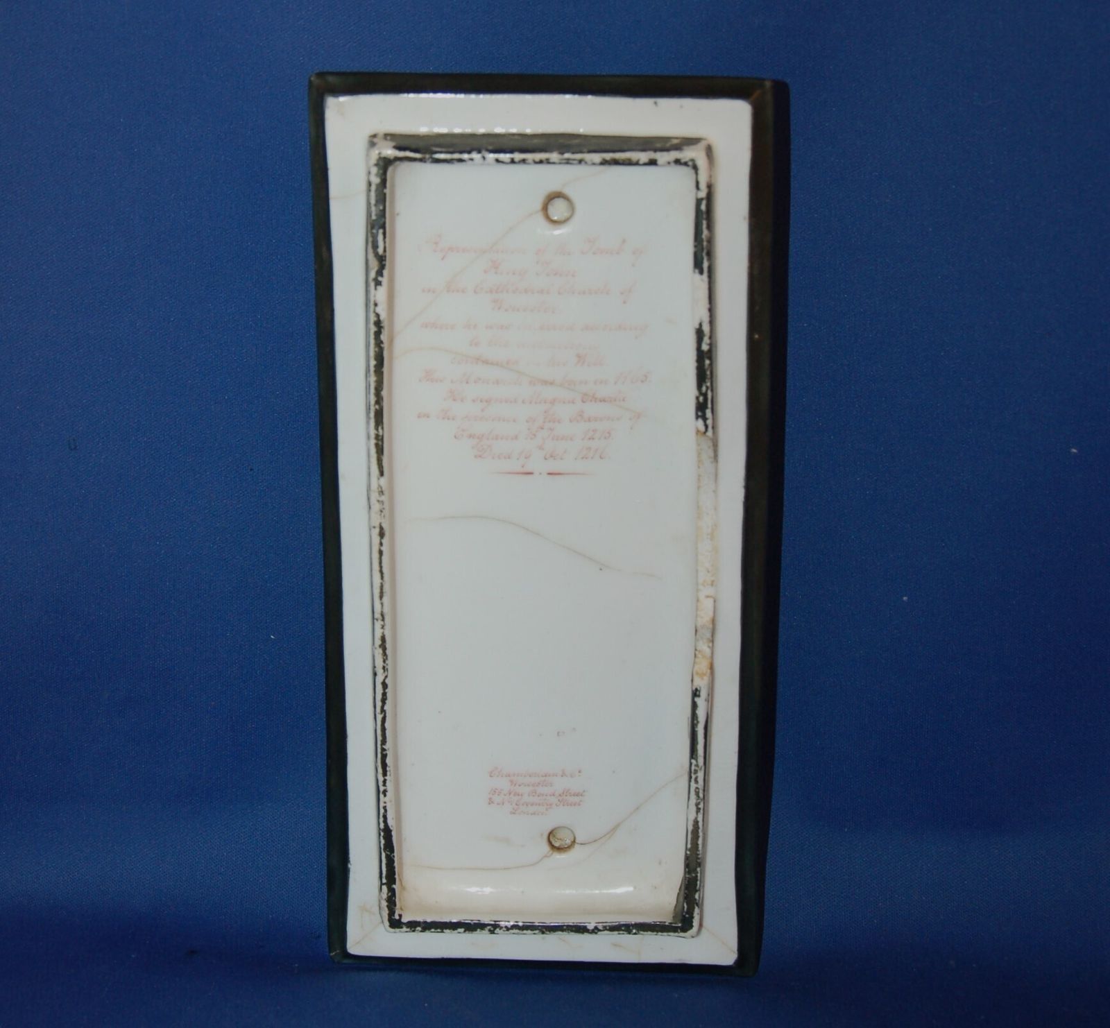 An Antique Chamberlain And Co Porcelain King John Tomb Effigy Inkwell Lid photo 125.0