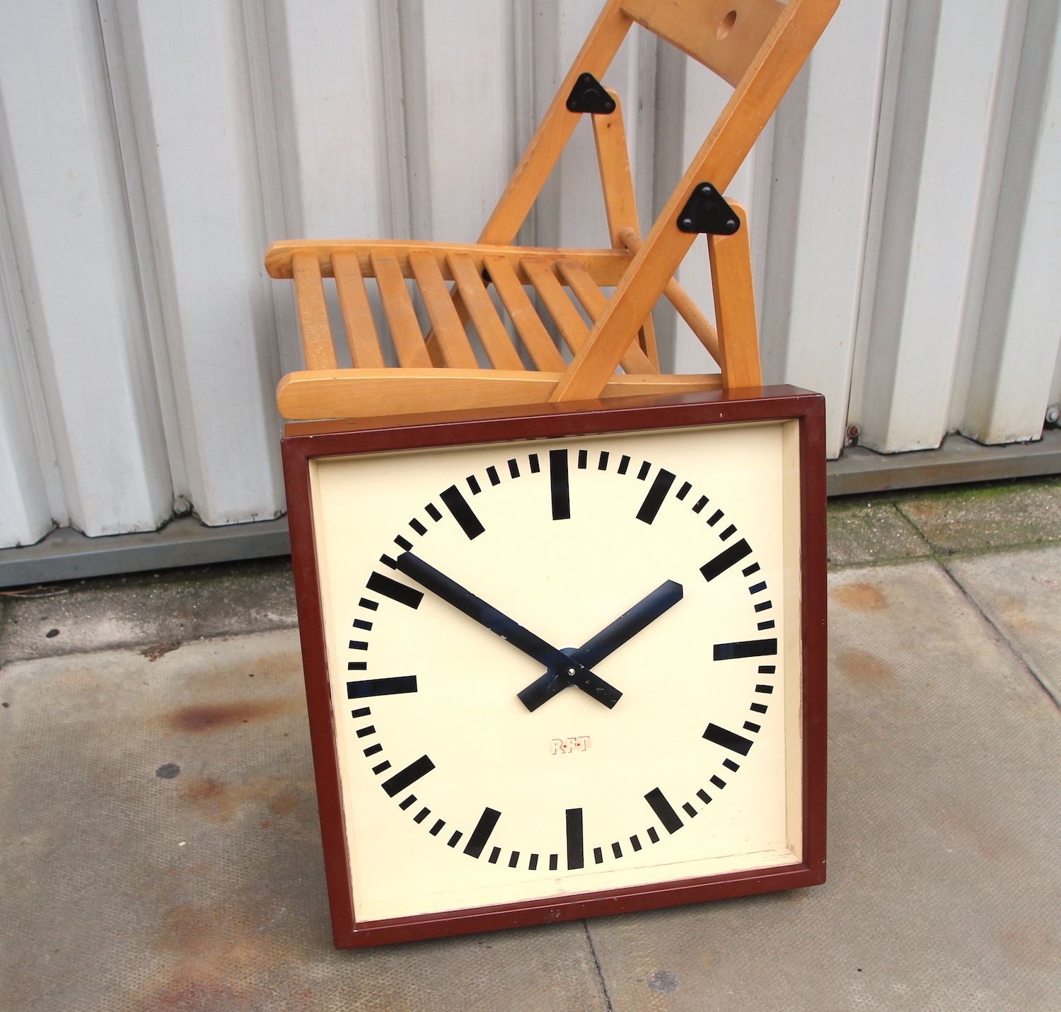 Later 1950s. Large 45cm East German Vintage Factory Wall Clock. Fully Guaranteed. London Timepiece photo furniture