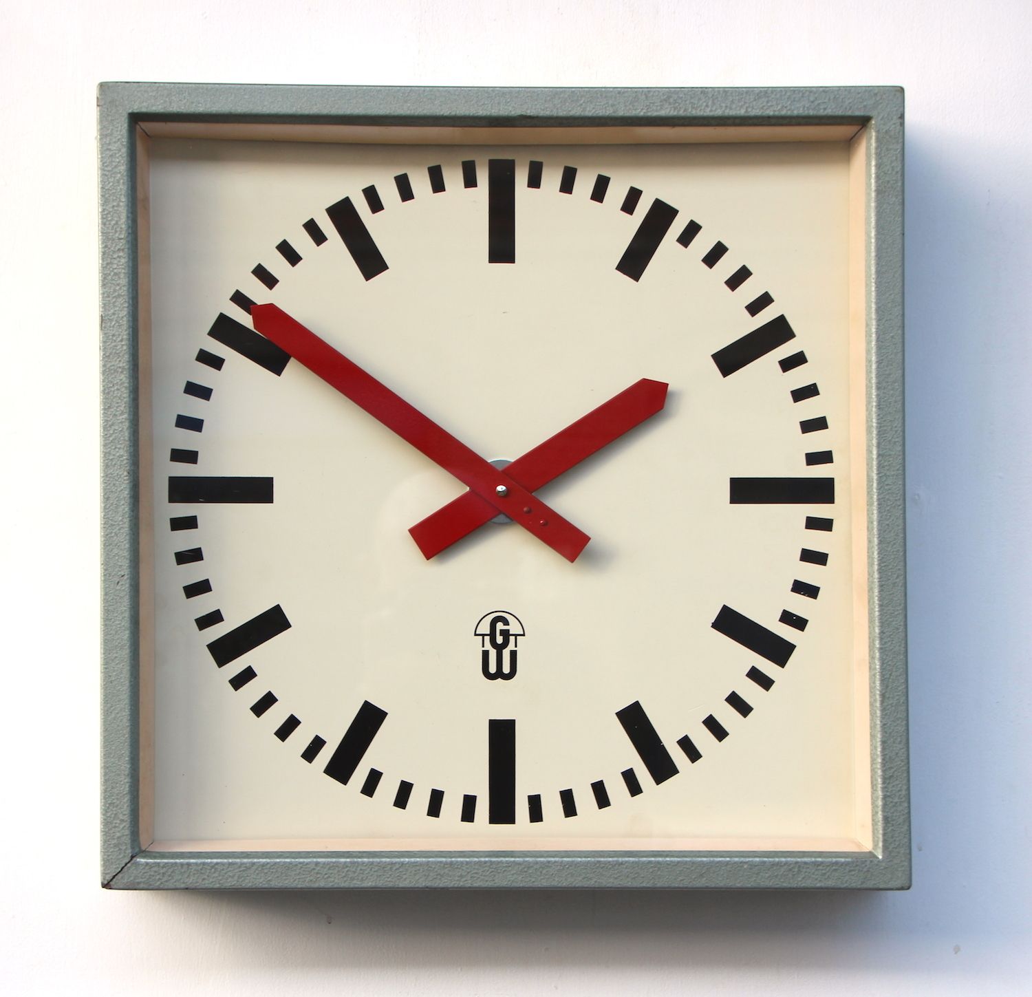 Dated 1964. Large 45cm East German Vintage Factory Wall Clock. Fully Guaranteed. London Timepiece photo vintage