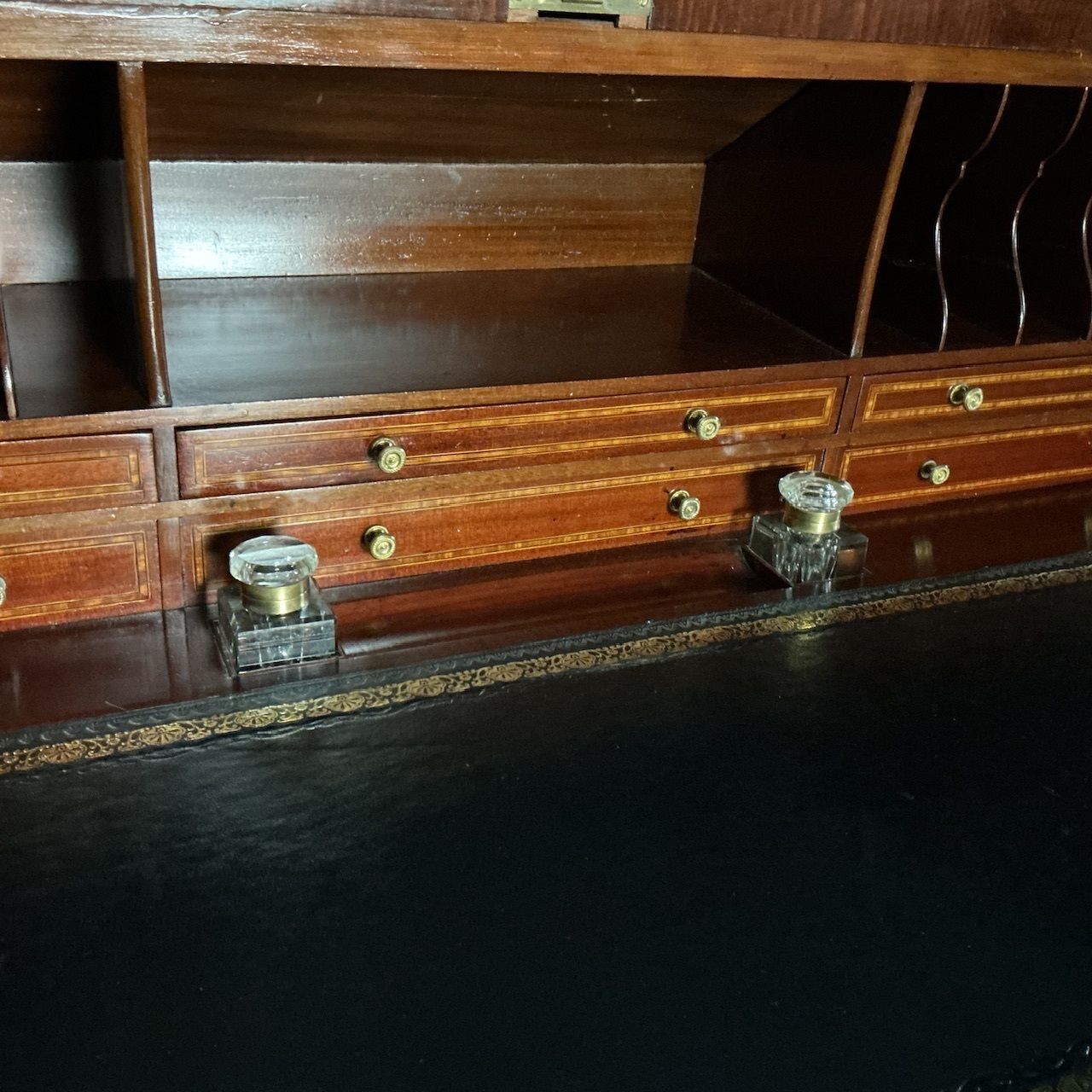 Edwardian Mahogany Ladies Desk photo vinterior