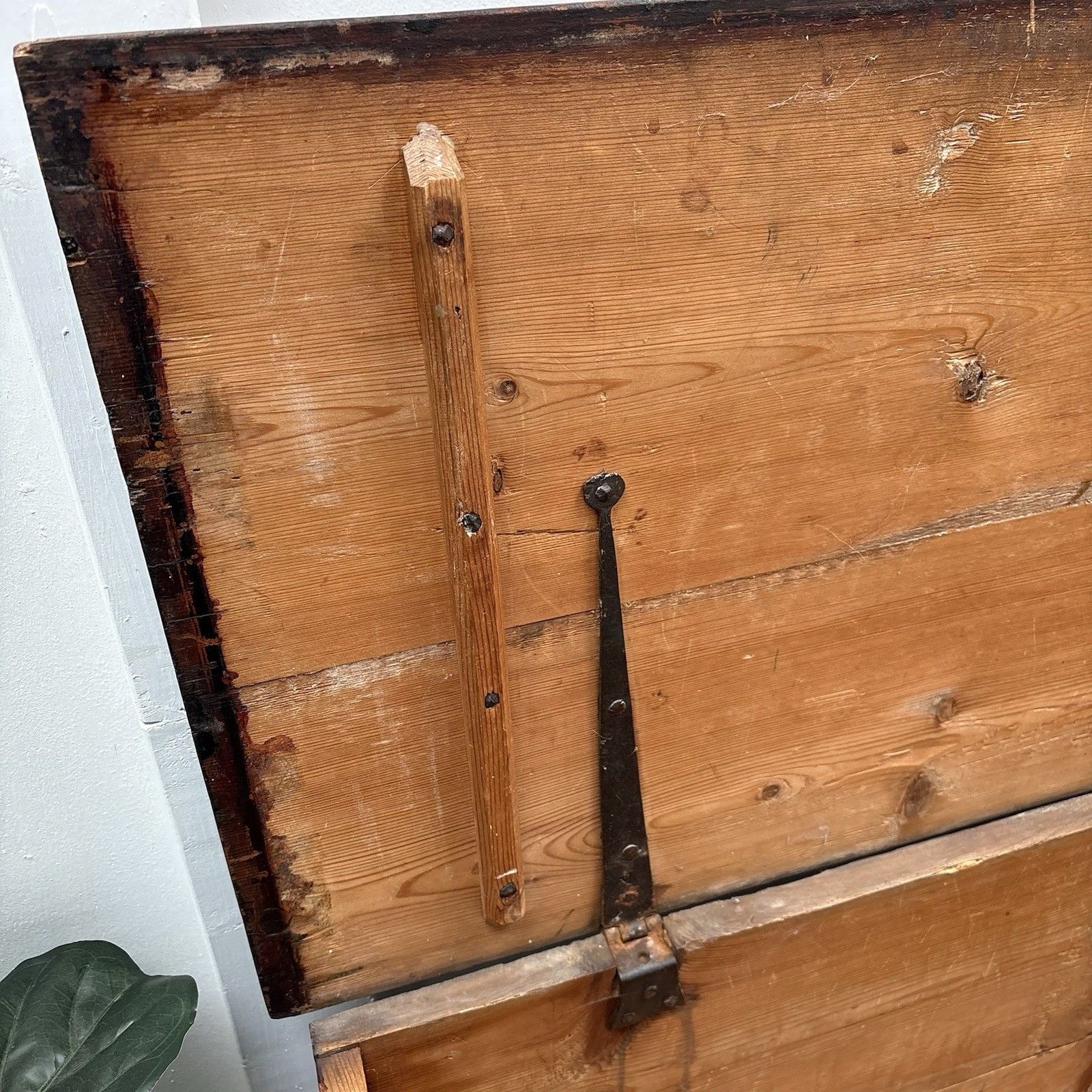 photo vinterior Antique Pine Mule Chest Blanket Box Ottoman Trunk Toy Box