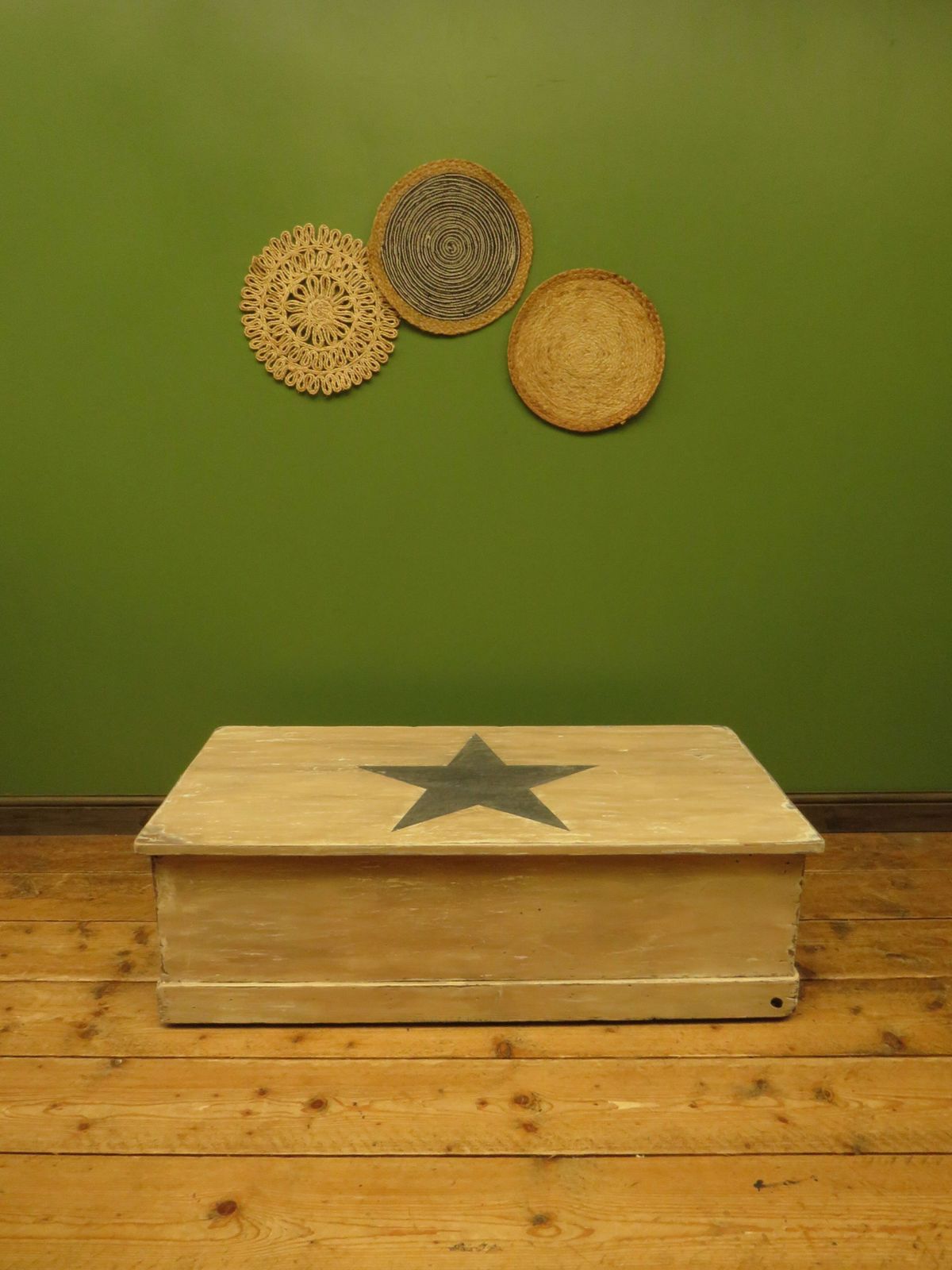 Folk Art Blanket Box With Barn Star Design photo buy