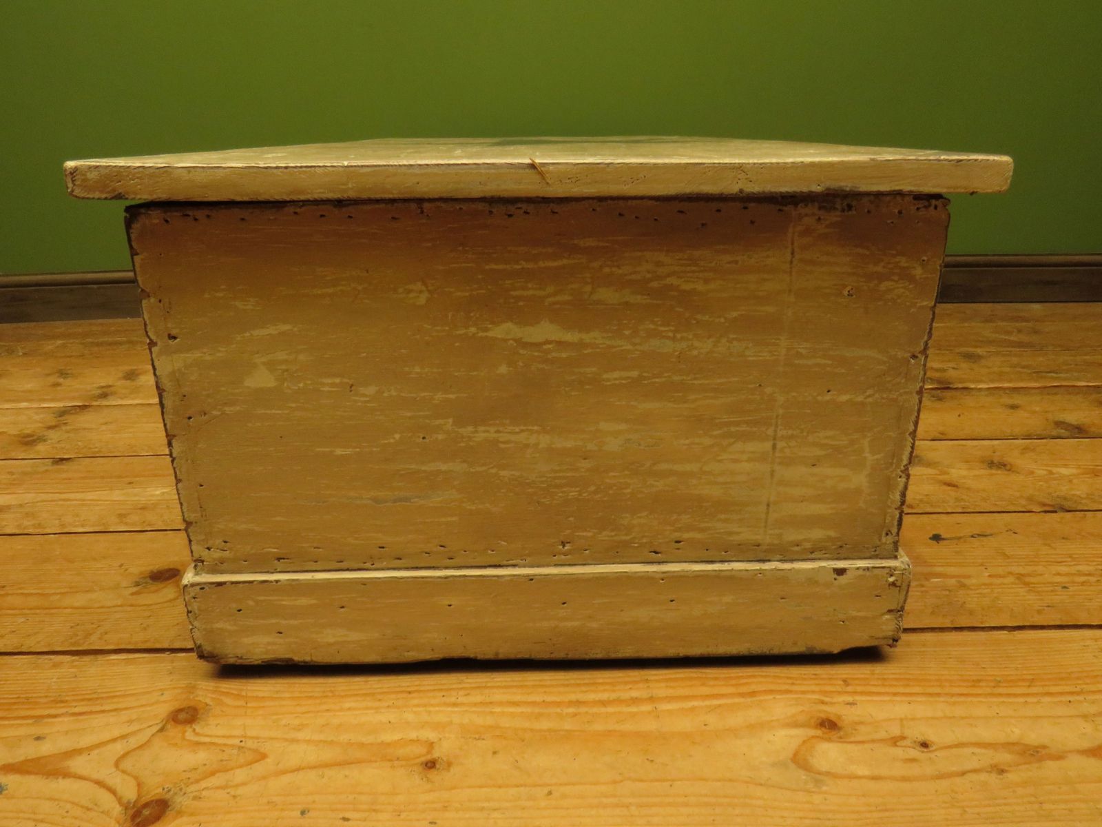 photo vintage Folk Art Blanket Box With Barn Star Design