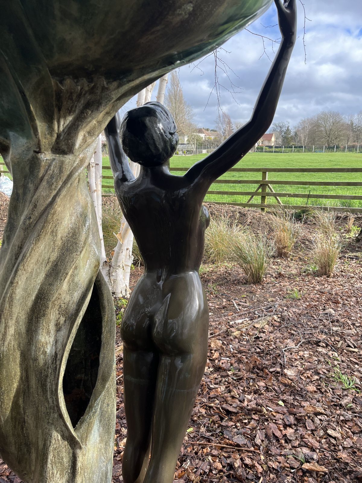 Art Deco Cast Bronze Ladies Garden Fountain photo vinterior