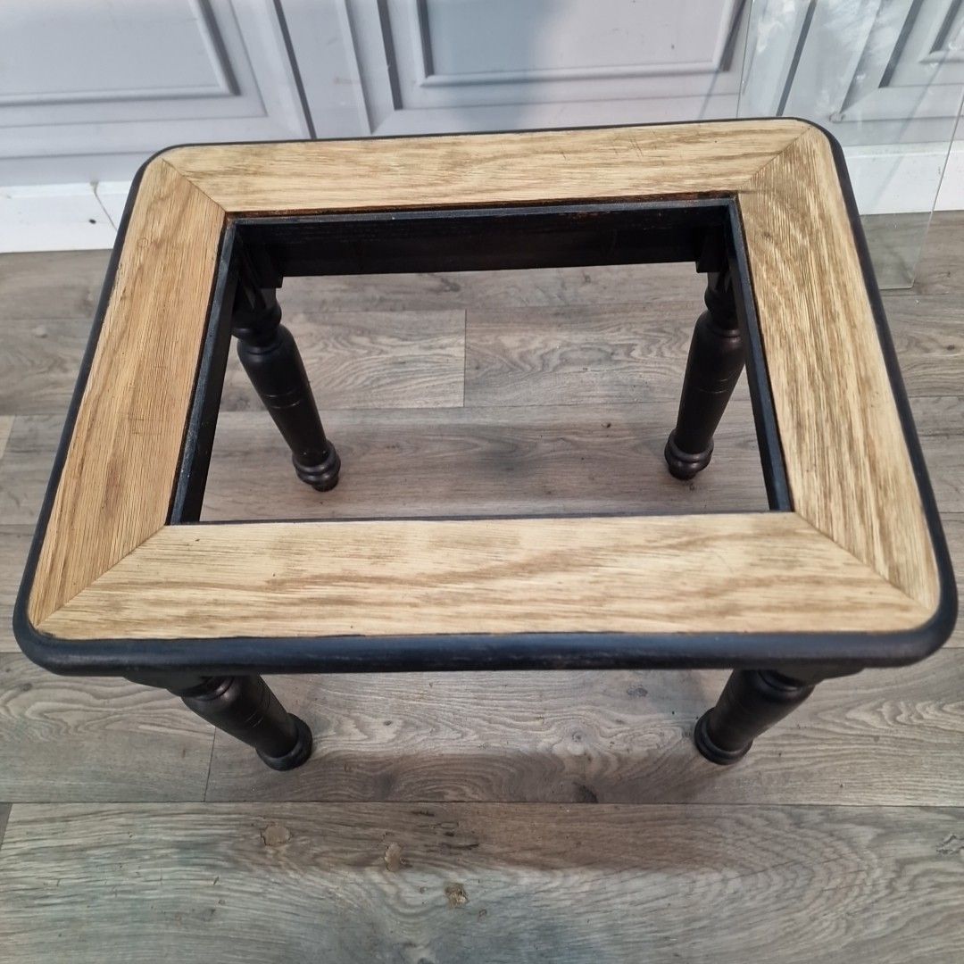 photo vinterior Vintage Oak Side Table Glass Top Black Painted Base Coffee Lamp Wooden