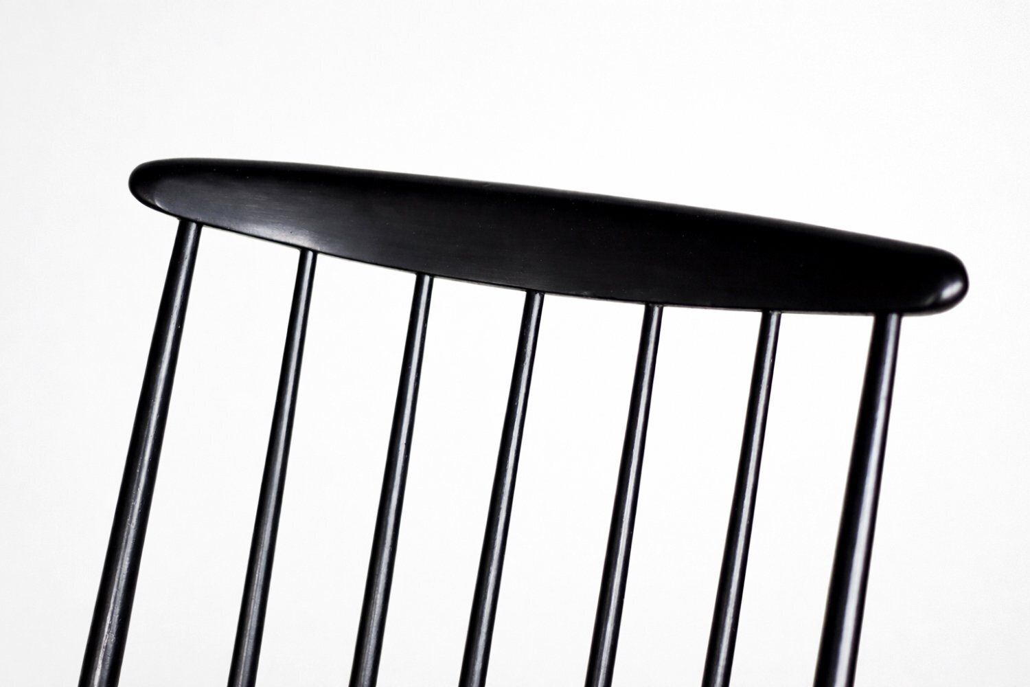 photo vintage Mid Century Finnish Modern Wooden Rocking Chair By Ilmari Tapiovaara For Asko, 1960s