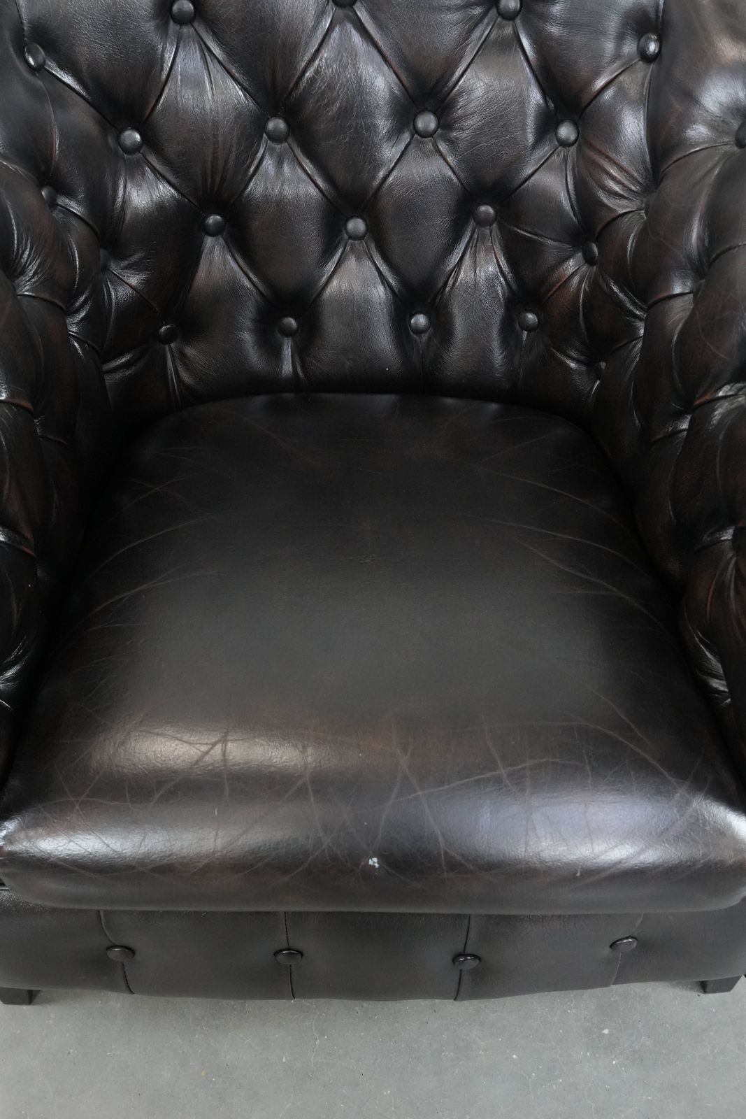 Dark Luxurious Cowhide Chesterfield Club Armchair In English Style, Finished With Decorative Nails photo vinterior