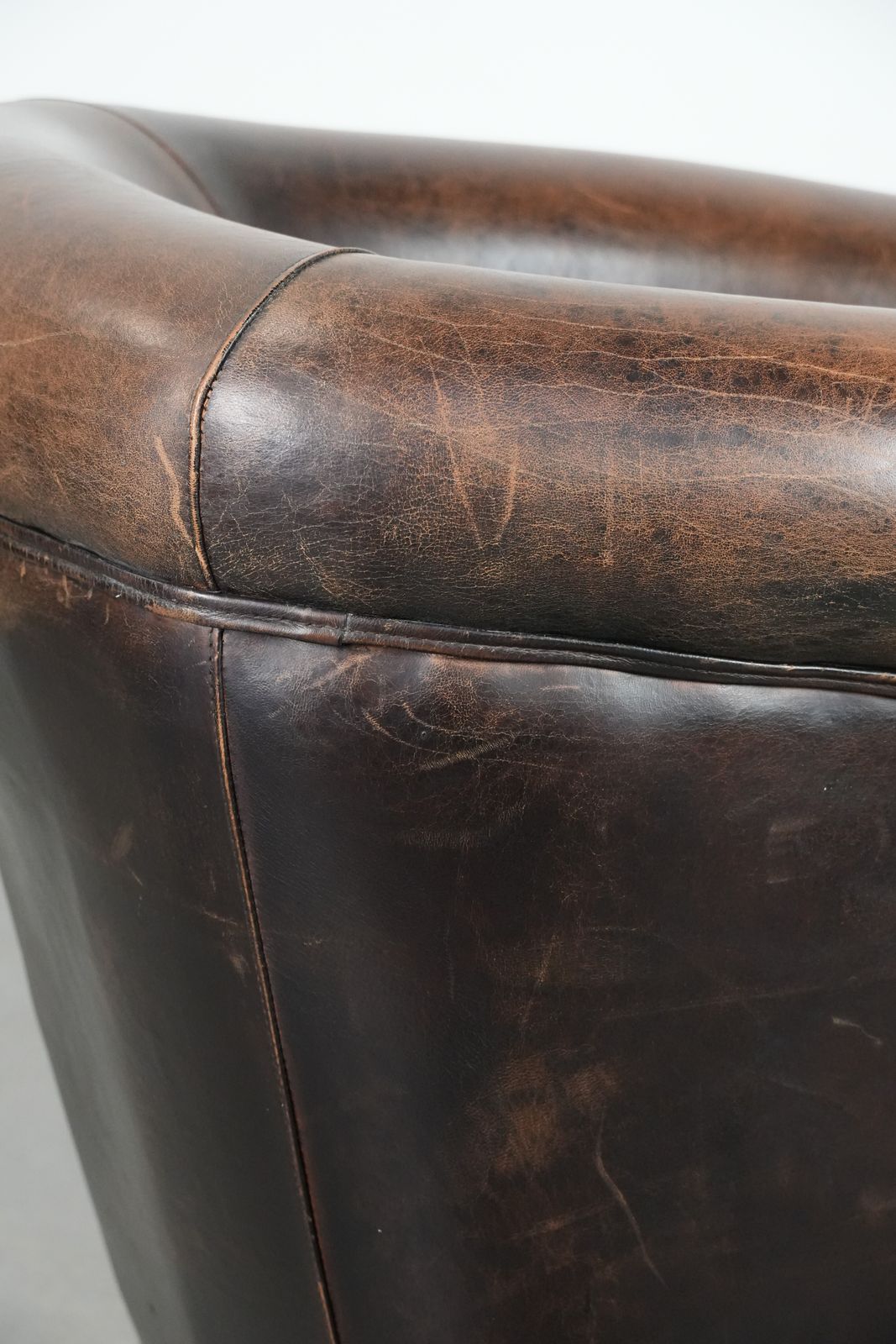 Furniture Characterful Club Armchair Made Of Sheepskin With A Beautiful Patina And Comfortable Seating photo