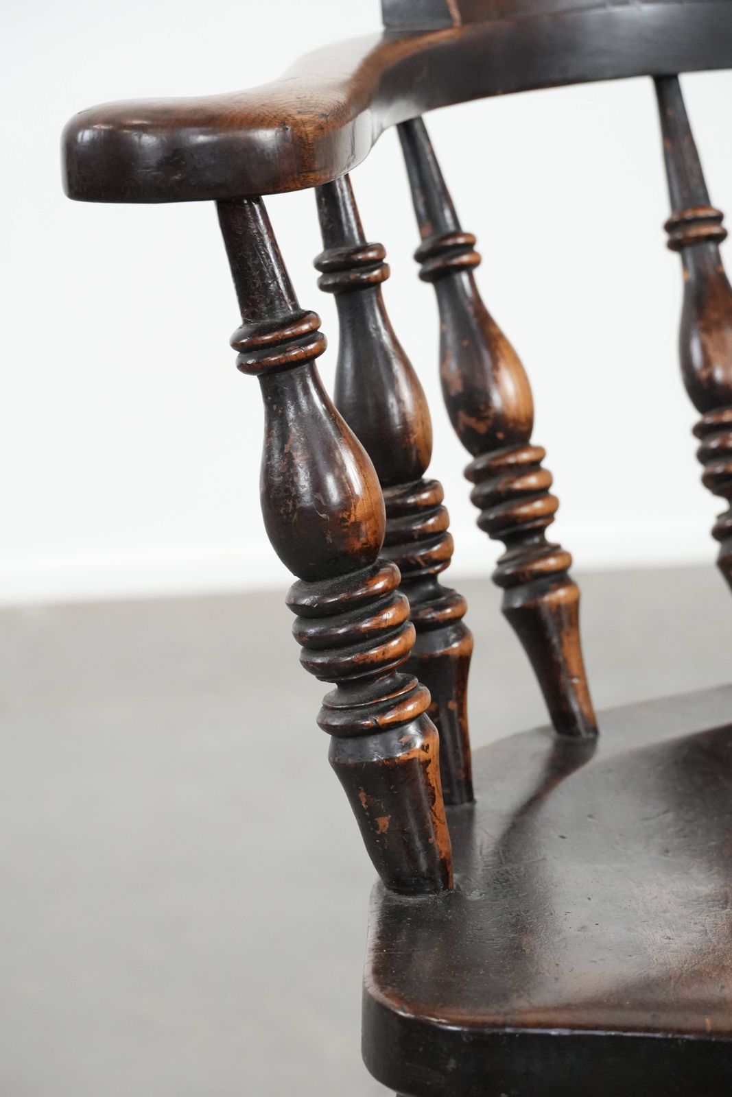 photo furniture Antique English Captain's Chair/ Side Chair/ Desk Chair From The Early 19th Century