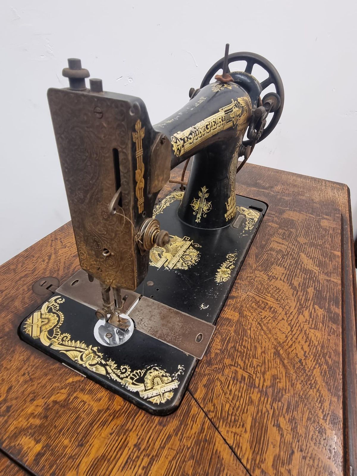 photo for sale Antique Singer Treadle Sewing Machine / Original Cabinet / C1915