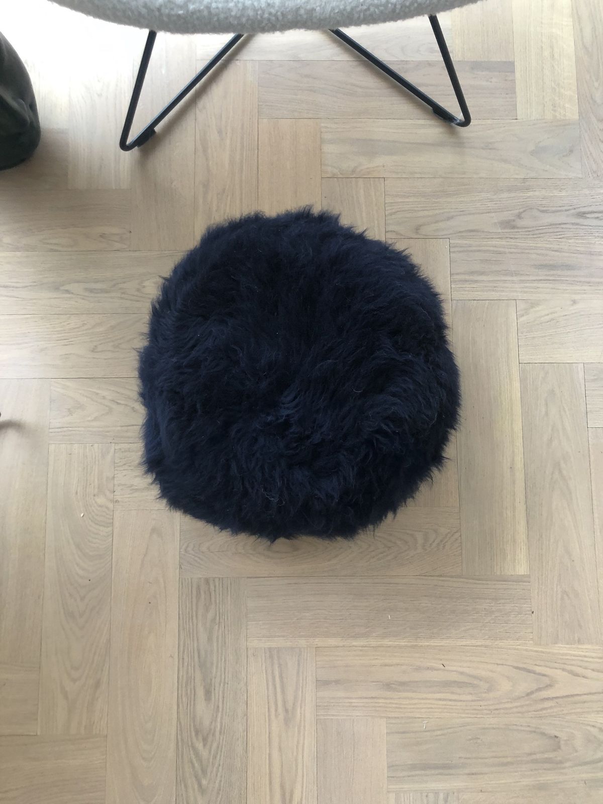 Dark Navy Blue Sheepskin Footstool, Sheepskin Pouffe , Fluffy Pouffe, Sheepskin, Footstool, Pouffe, Navy Sheepskin, photo vinterior