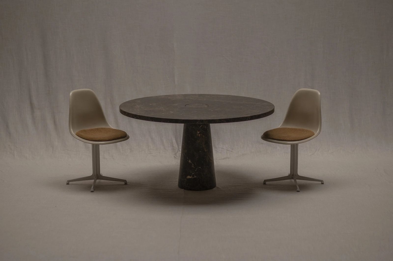 On Hold   ‘Eros’ Marble Dining Table By Angelo Mangiarotti For Skipper, Italy 1971