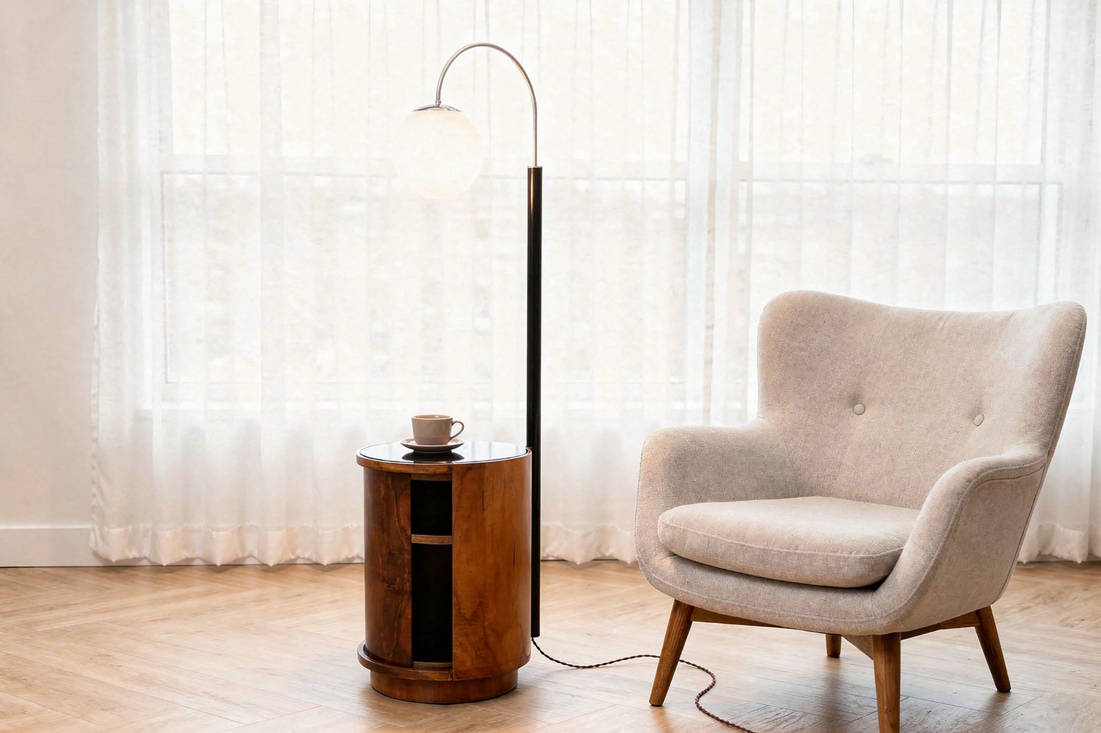 photo vintage Restored Art Deco Floor Lamp, By J. Halabala, Up Závody, Walnut, Czech, 1920s