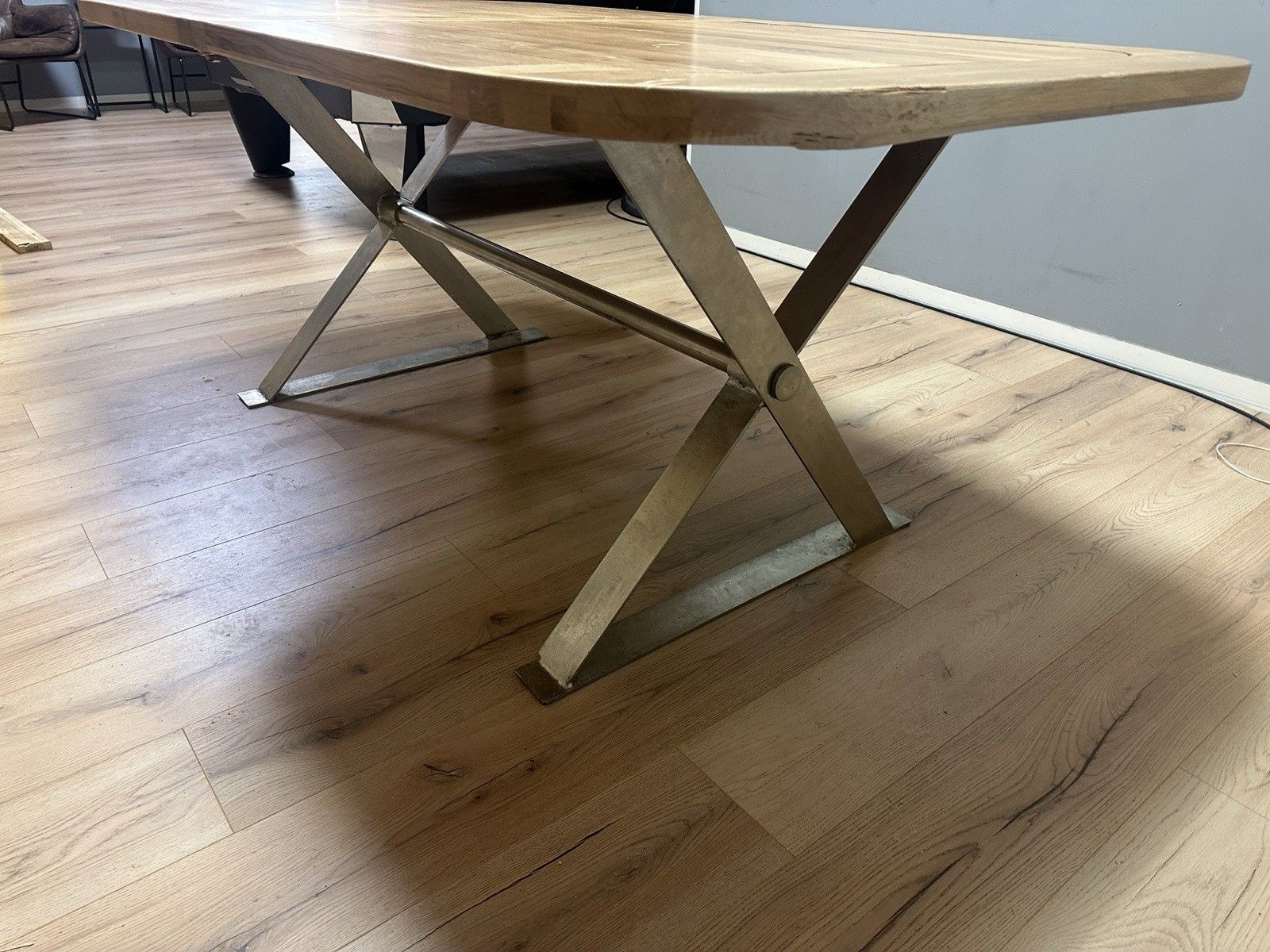 Oak Furnitureland Hercules Solid Natural Extending 10 Seator Dinning Table X Leg photo vinterior