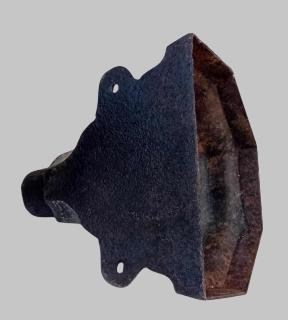 Pair Of Early 20th Century Cast Iron Rainwater Hopper Heads photo vinterior