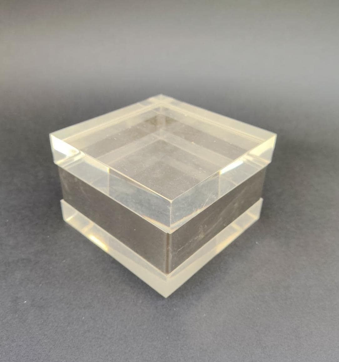 Vintage Lucite And Brass Box By Alessandro Albrizzi, Hollywood Regency Romeo Rega, 1970s