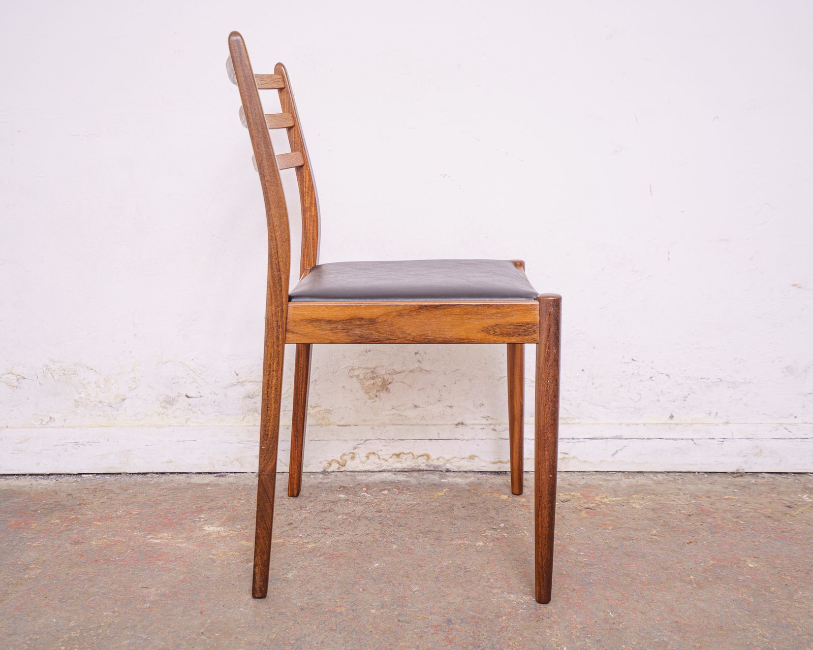 8 G Plan Mid Century Teak Dining Chairs Designed By Victor Wilkins, Newly Upholstered photo vinterior