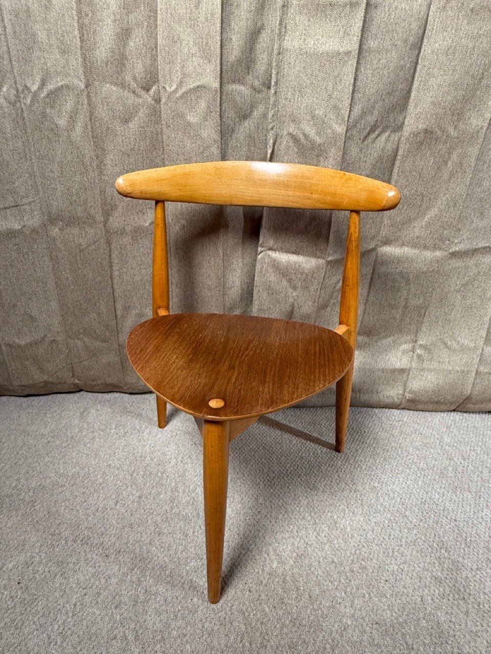 Set Of 6 Hans Wegner ‘Heart’ Chairs For Fritz Hansen, Danish Mid Century Modern photo for sale